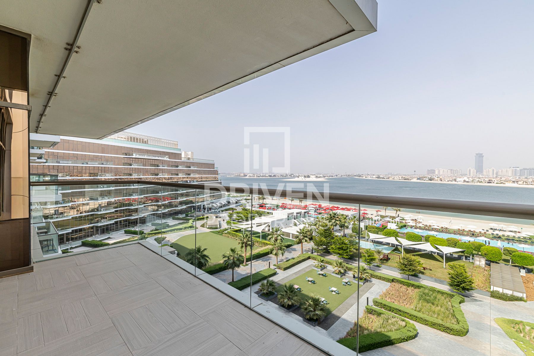 3 bedroom apartment for sale in The 8 | Vacant Spacious Balcony with Full Sea View 3 bedroom apartment for sale in The 8. Vacant Spacious Balcony with Full Sea View