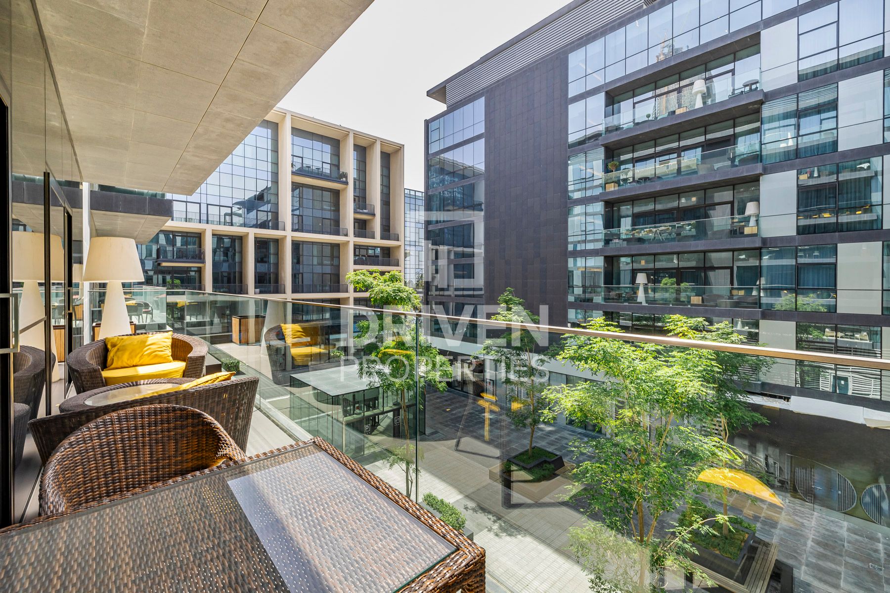 Upgraded and Spacious Unit Ready to move in