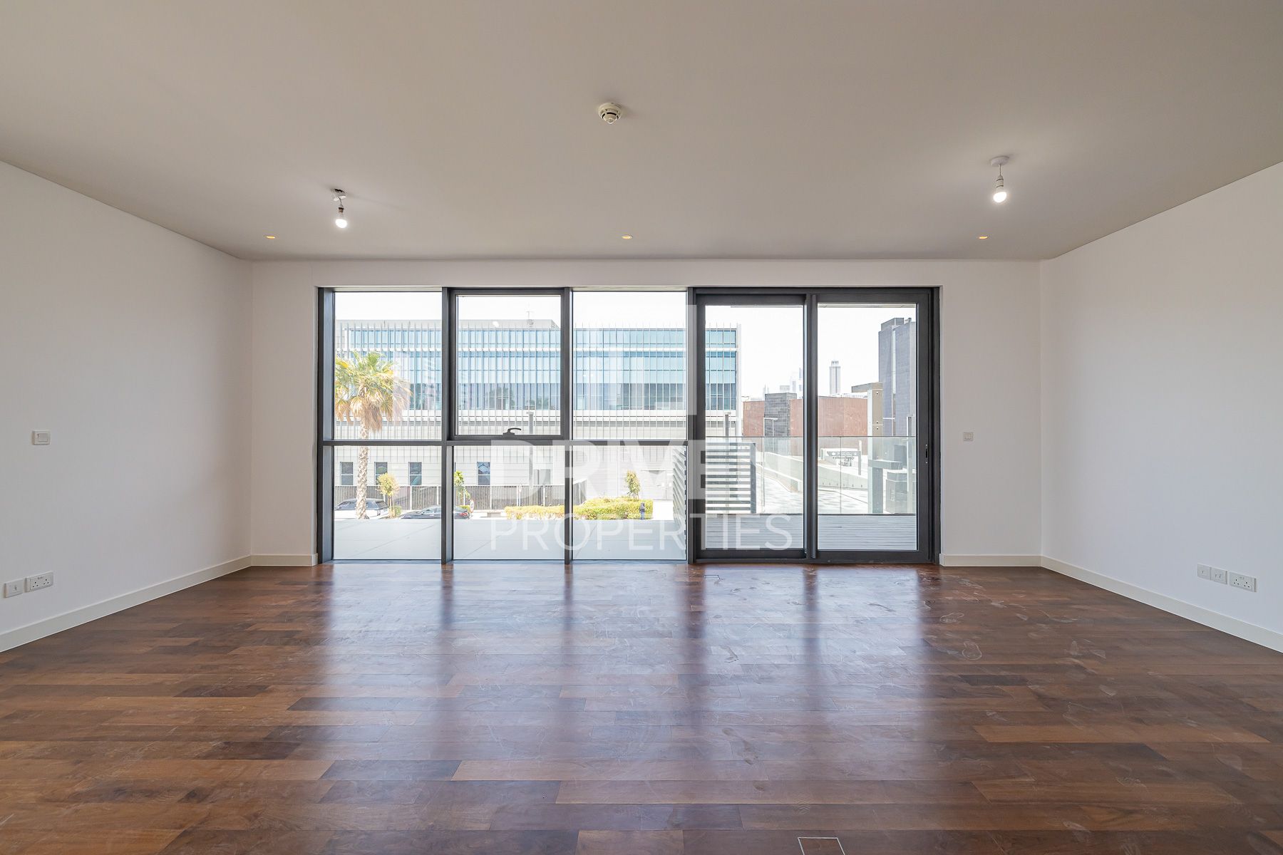 Spacious and Modern Layout Prime Area