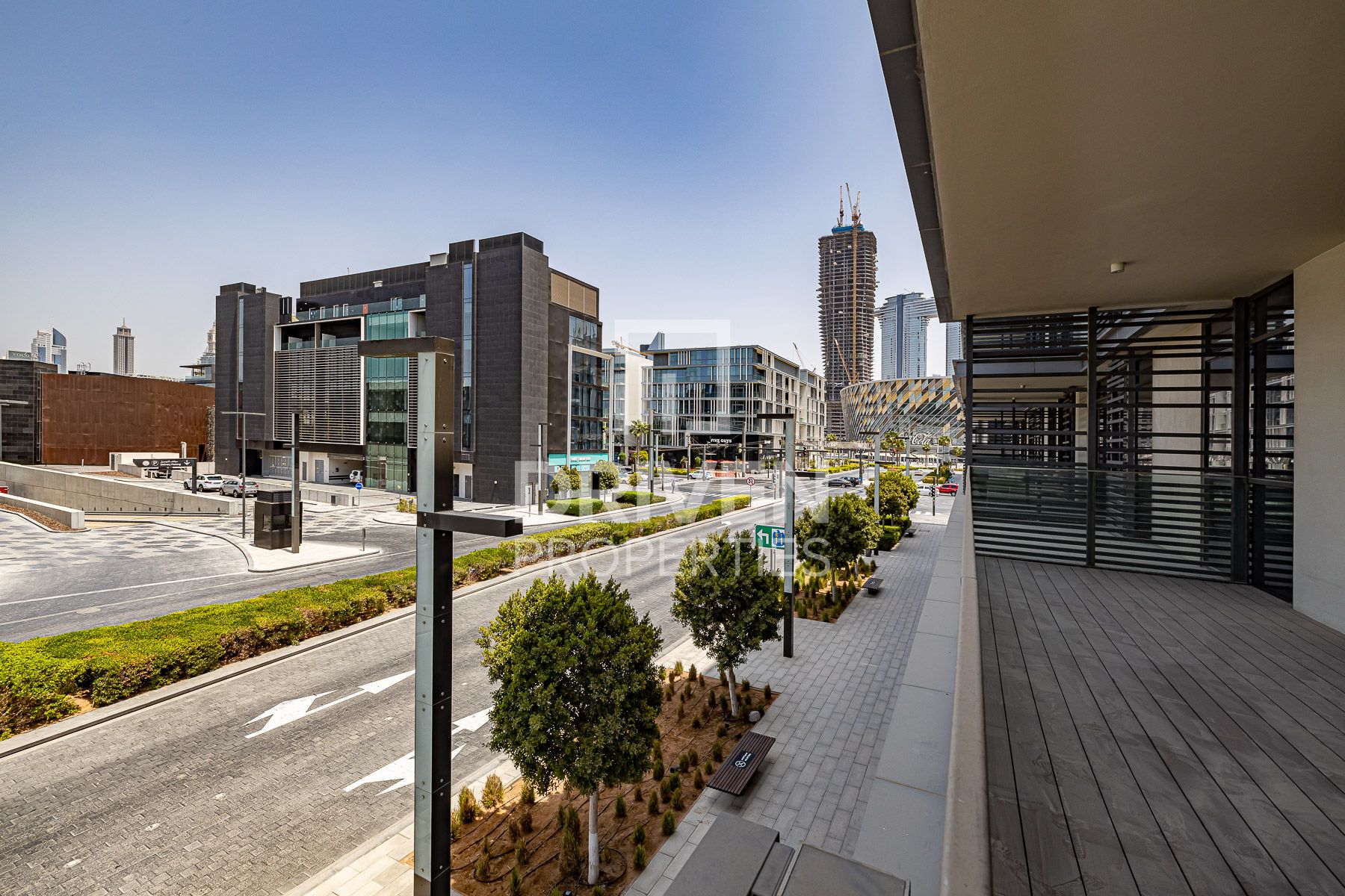 Spacious and Modern Layout Prime Area