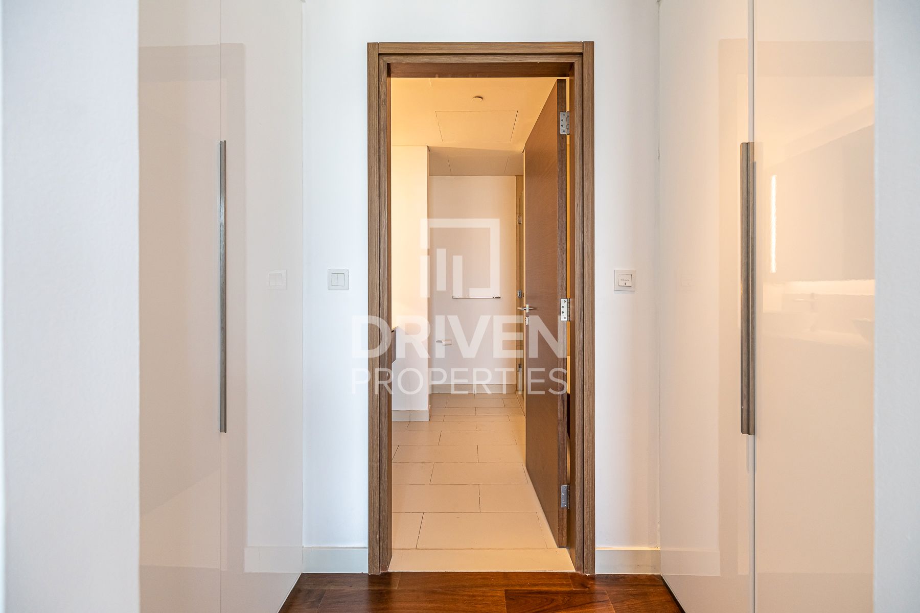 Spacious and Modern Layout Prime Area