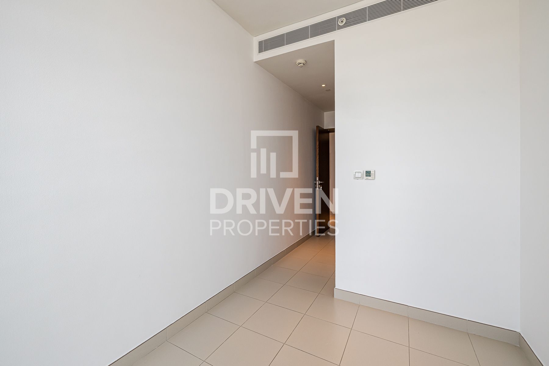 Spacious and Modern Layout Prime Area