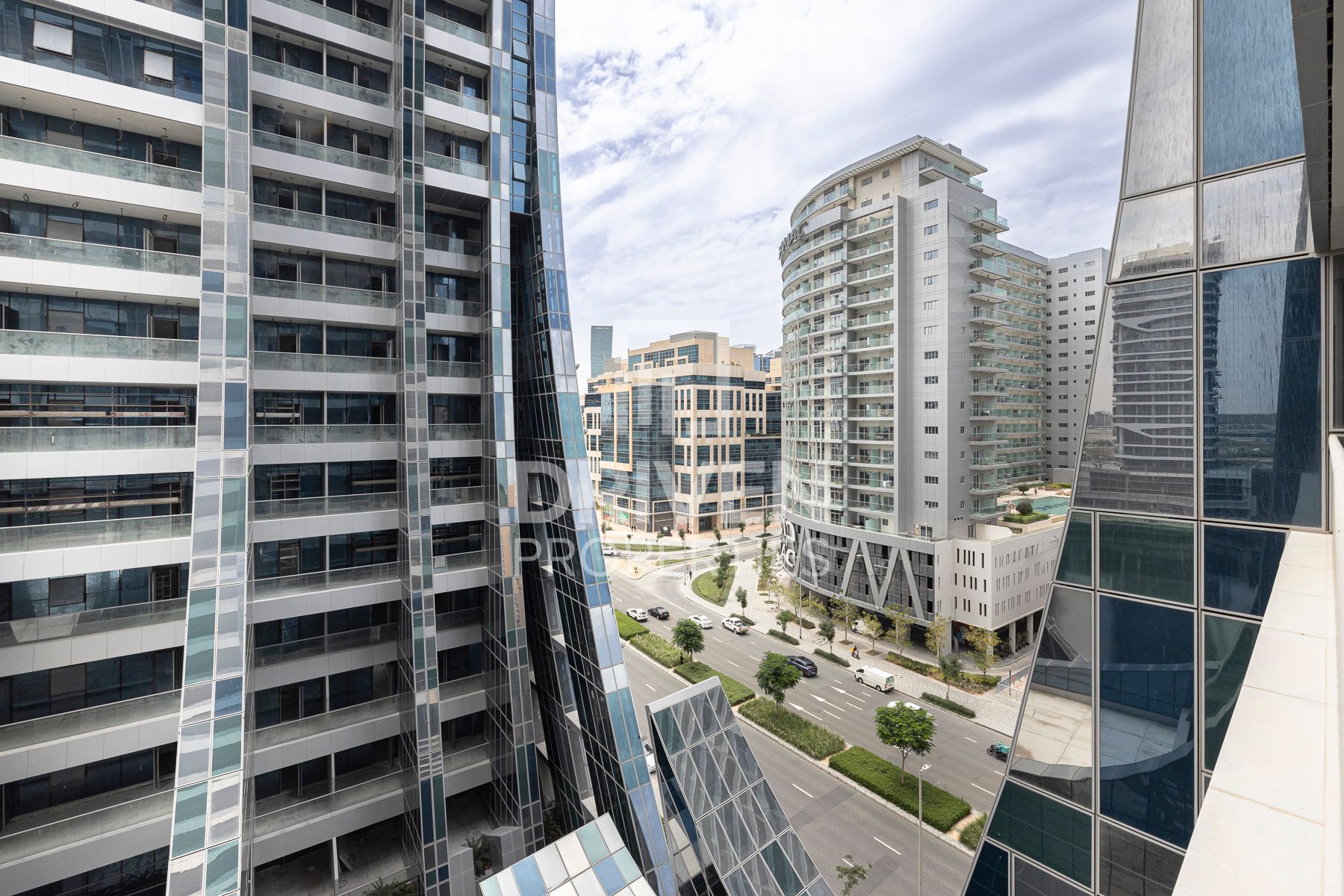 Great Location Fully Furnished Canal View