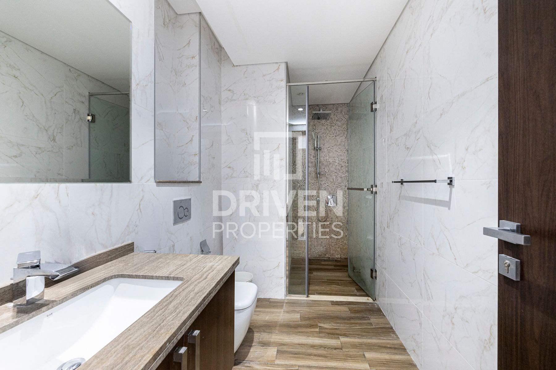 Great Location Fully Furnished Canal View