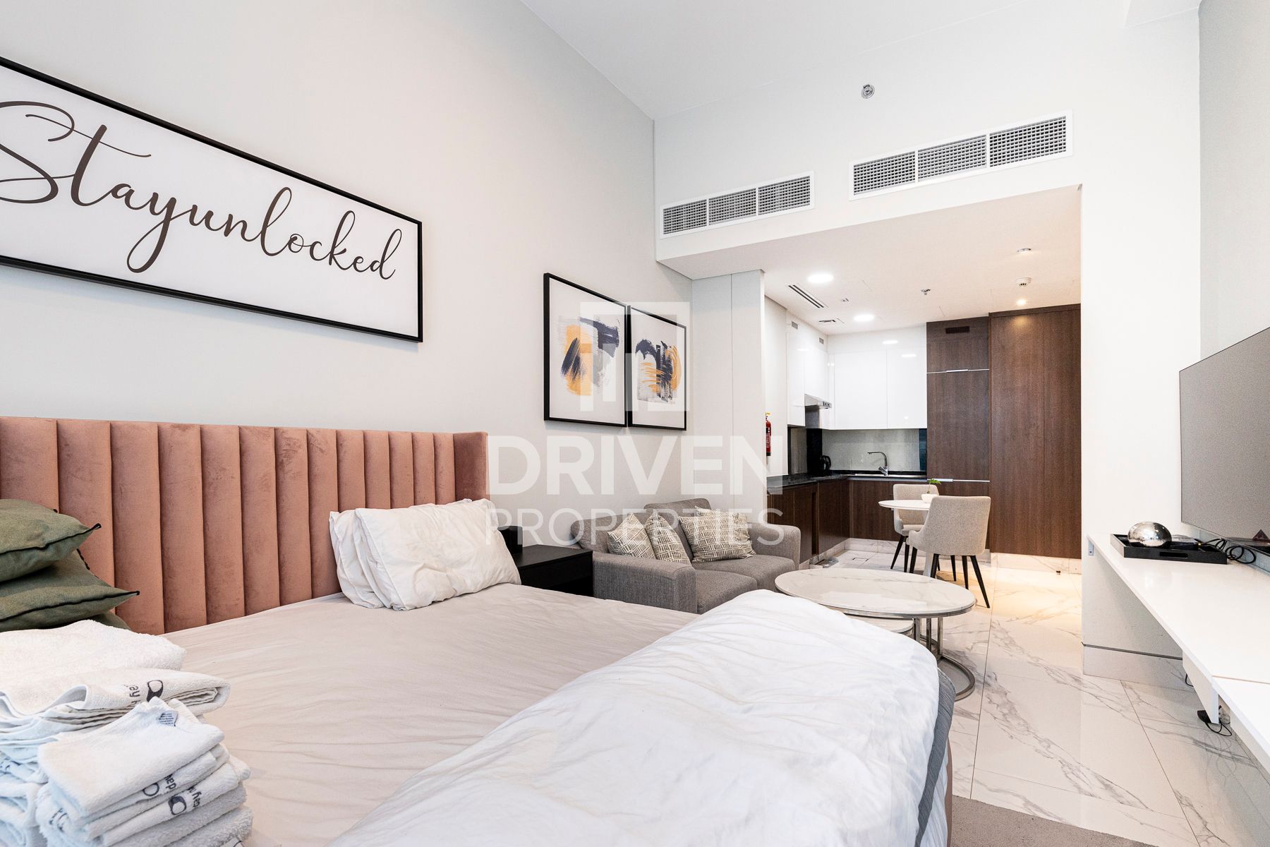 Great Location Fully Furnished Canal View