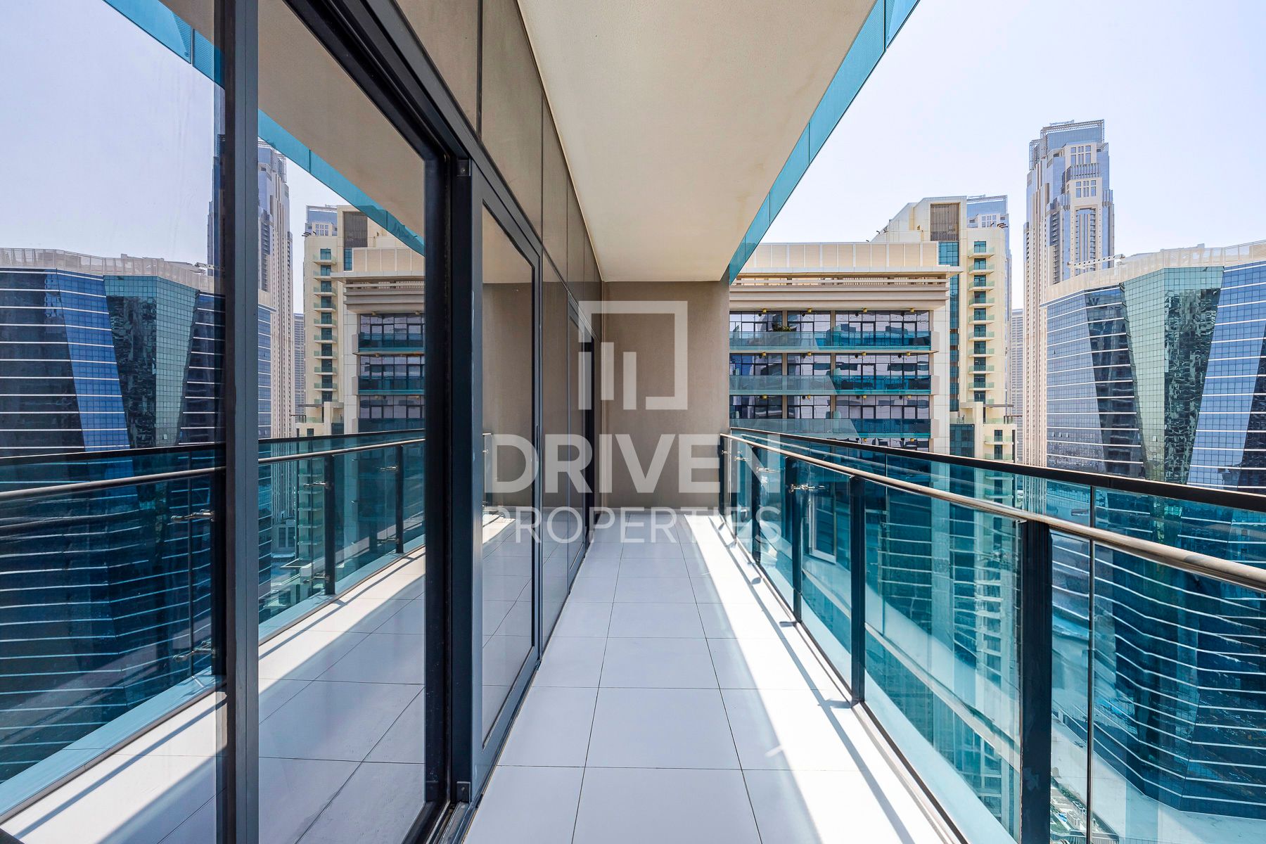 Fully Furnished 12 Cheques Prime Location