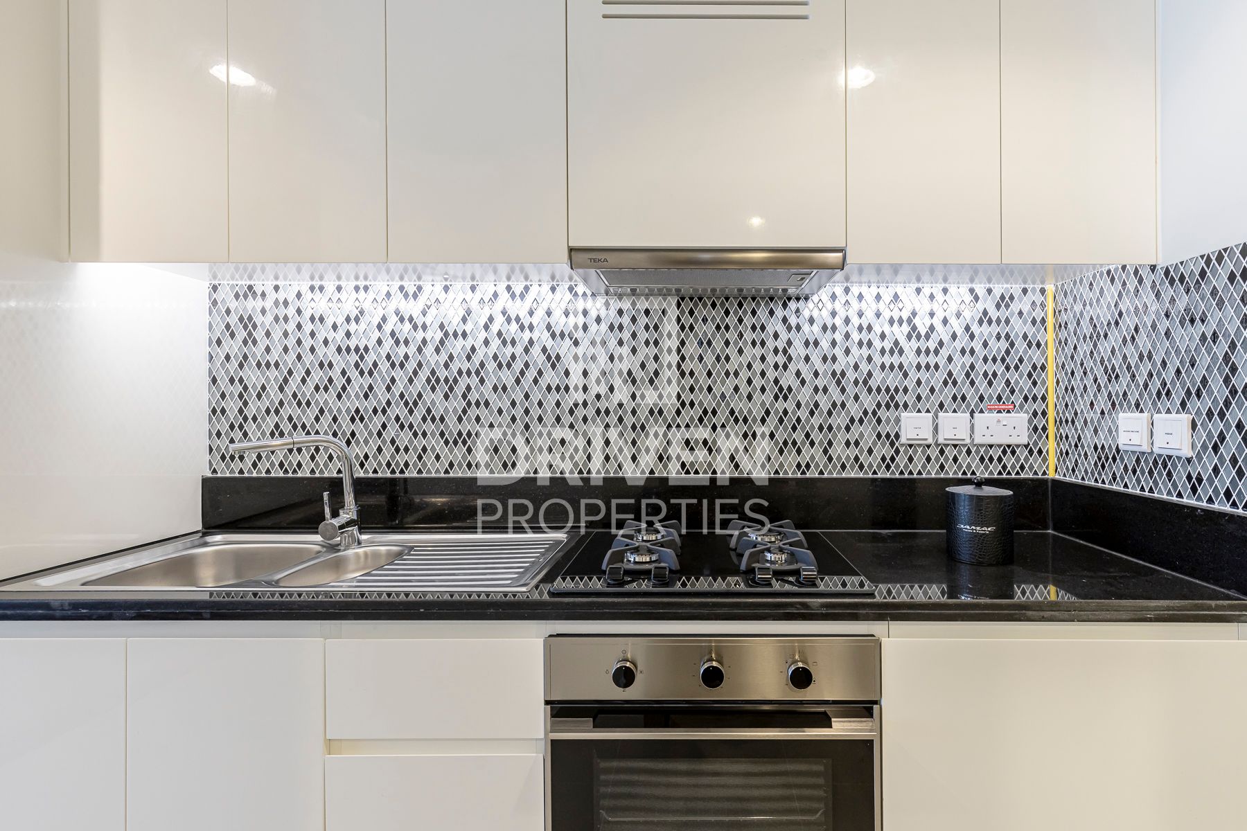 Fully Furnished High Floor with Canal View