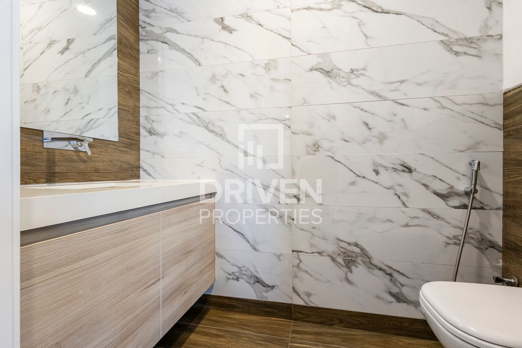 Spacious Layout Modern Furnished Available