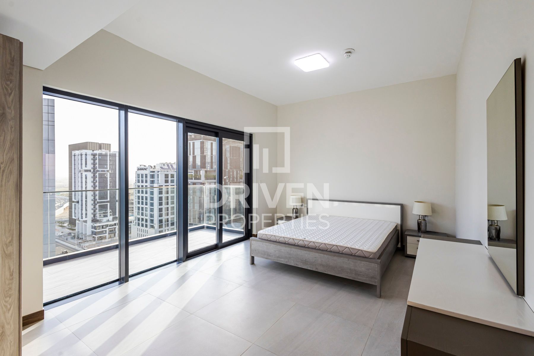 Spacious Layout Modern Furnished Available