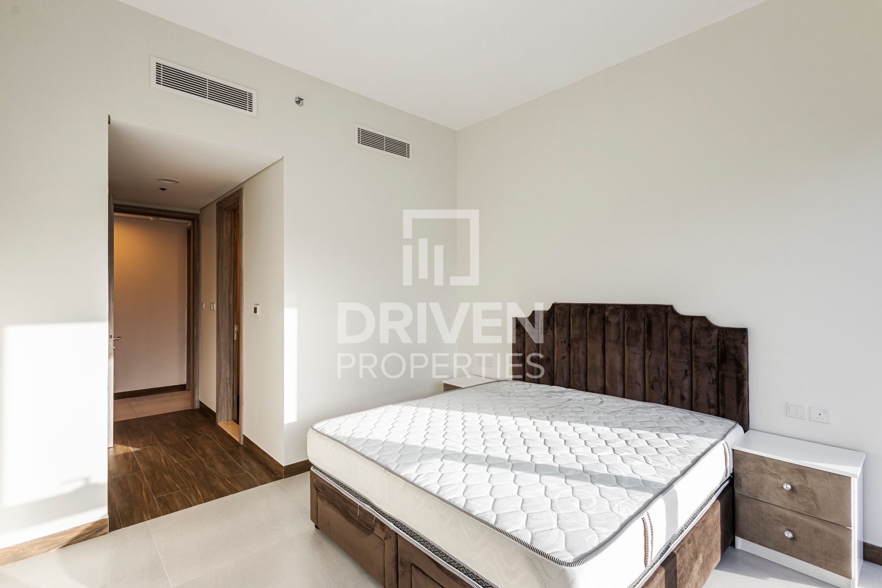 Spacious Layout Modern Furnished Available