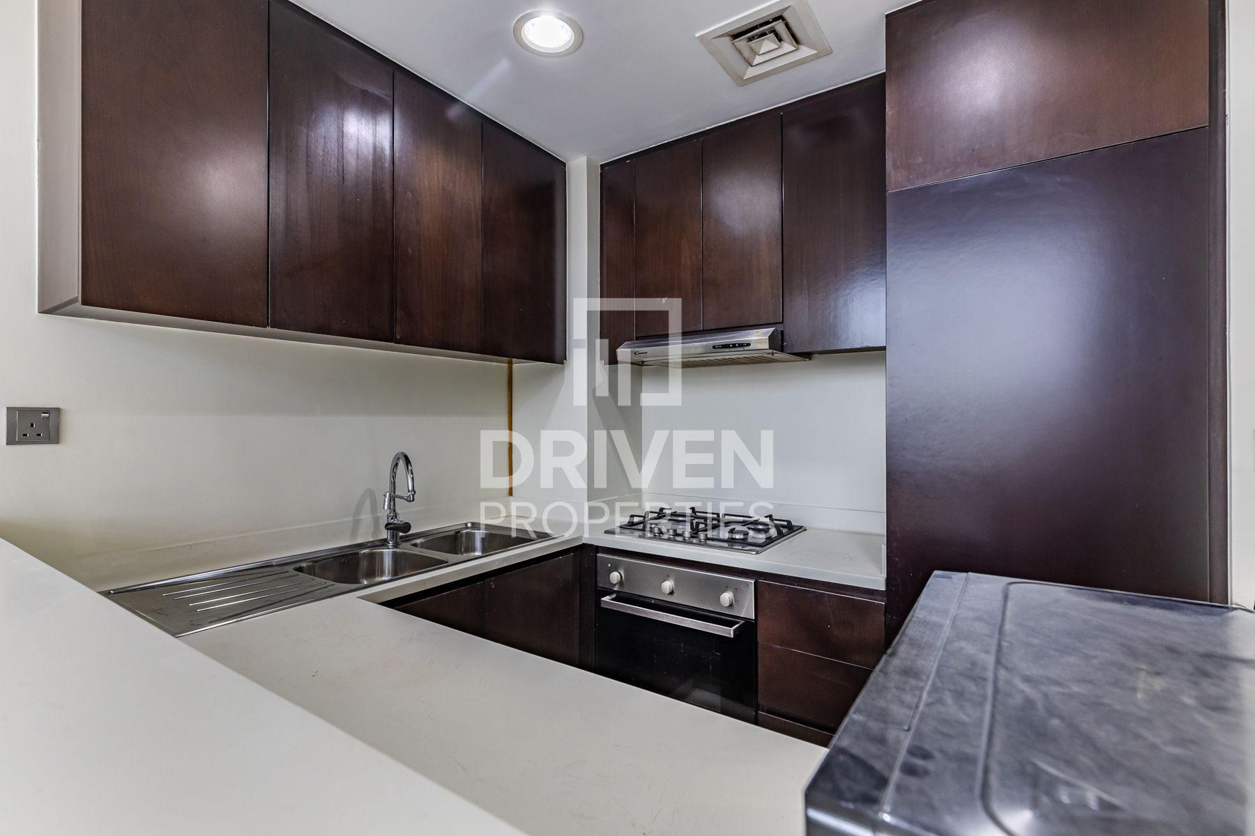 Spacious Layout High Floor Small Balcony