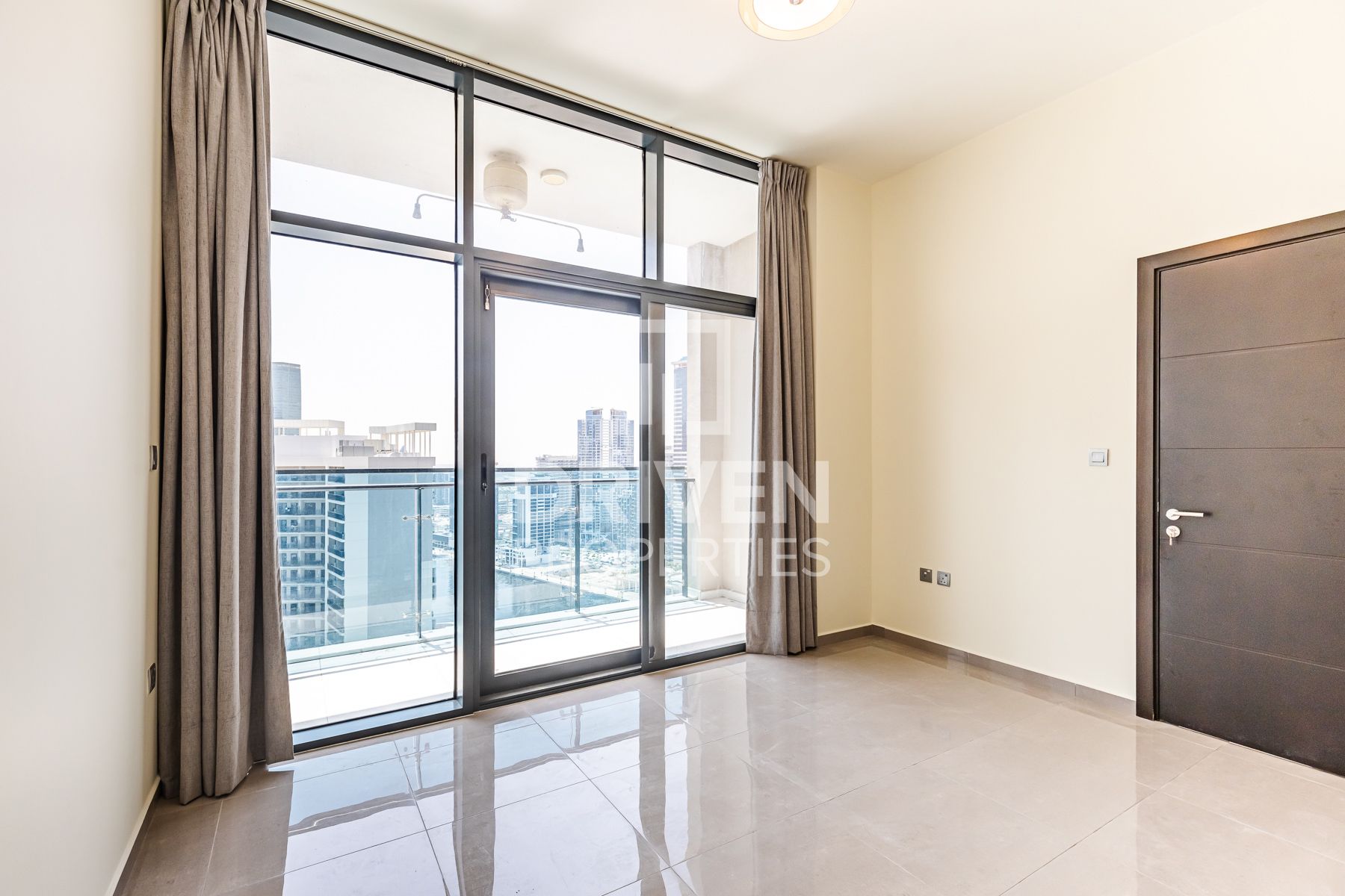 Spacious Layout High Floor Small Balcony