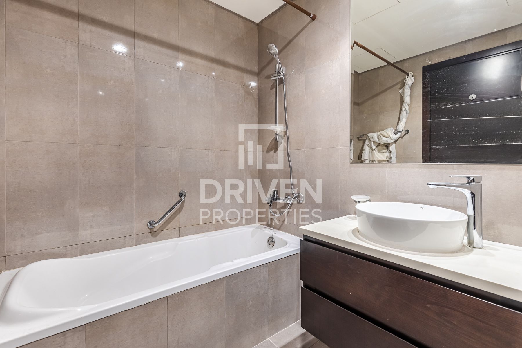 Spacious Layout High Floor Small Balcony