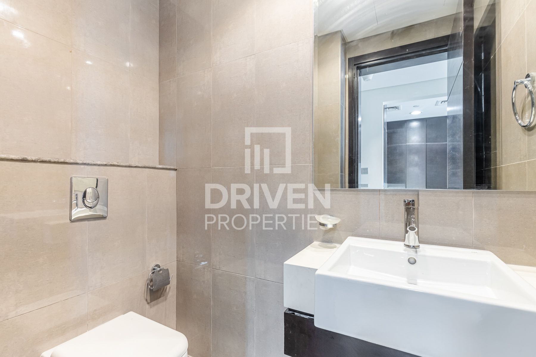 Spacious Layout High Floor Small Balcony