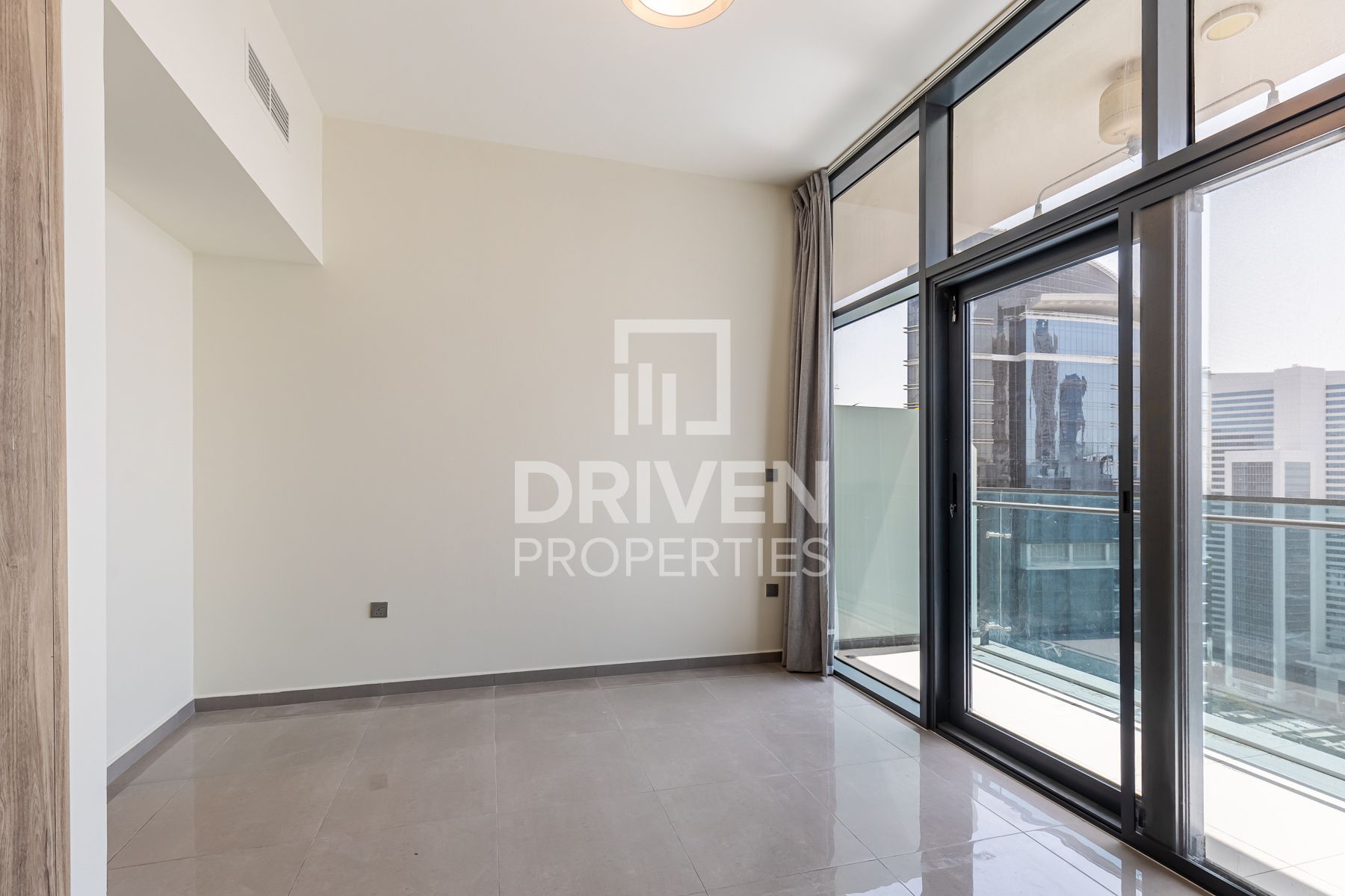 Spacious Layout High Floor Small Balcony