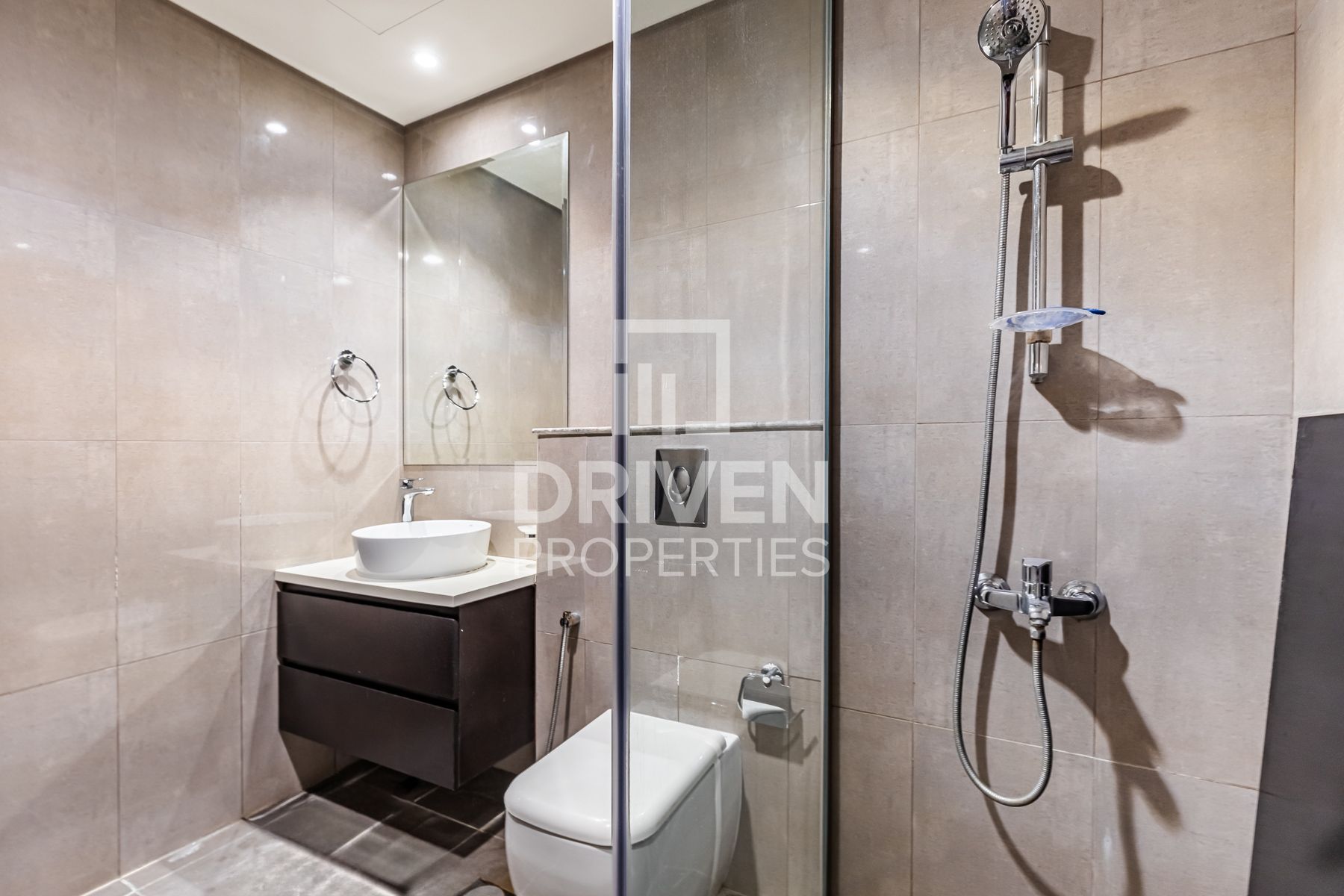 Spacious Layout High Floor Small Balcony