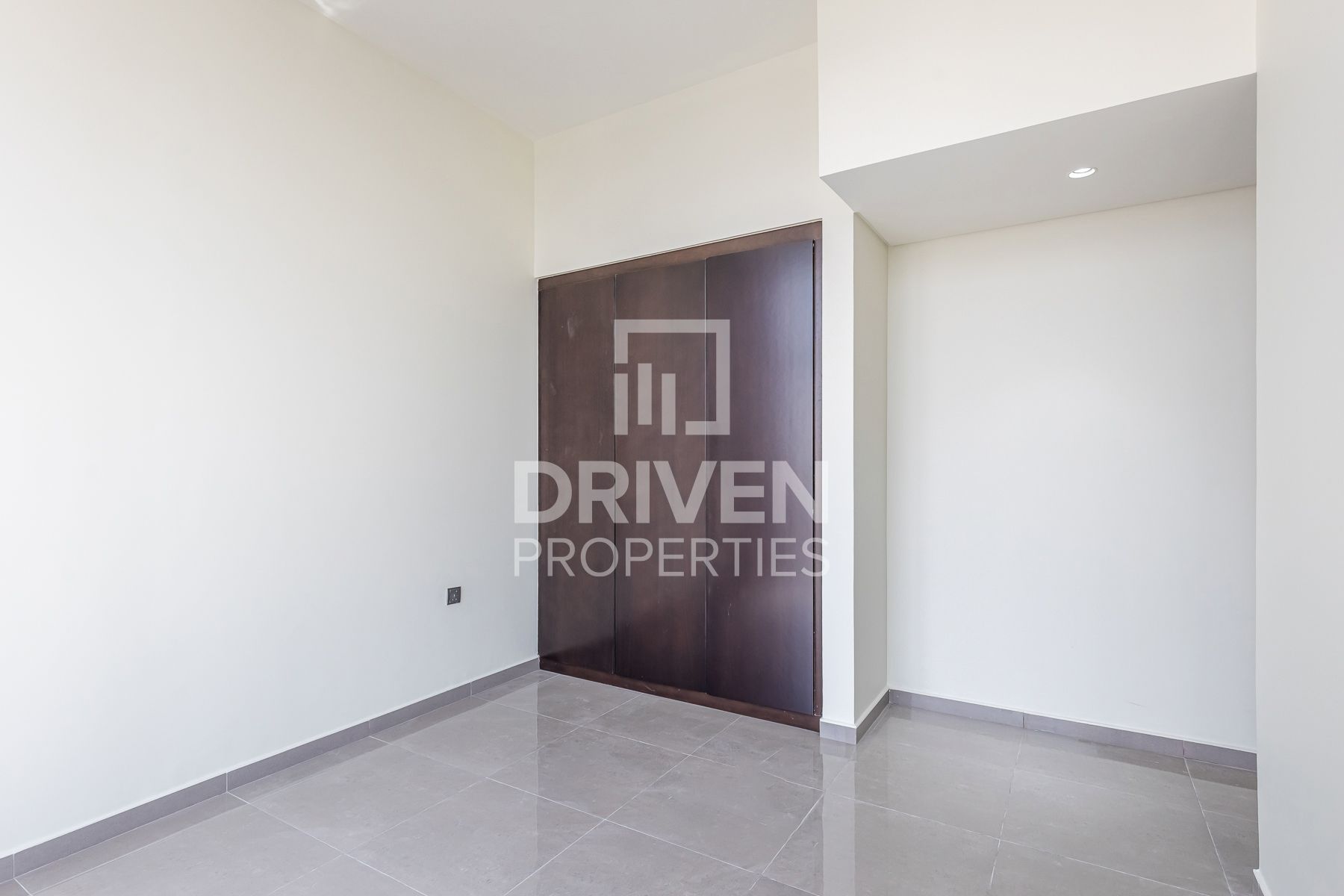 Spacious Layout High Floor Small Balcony