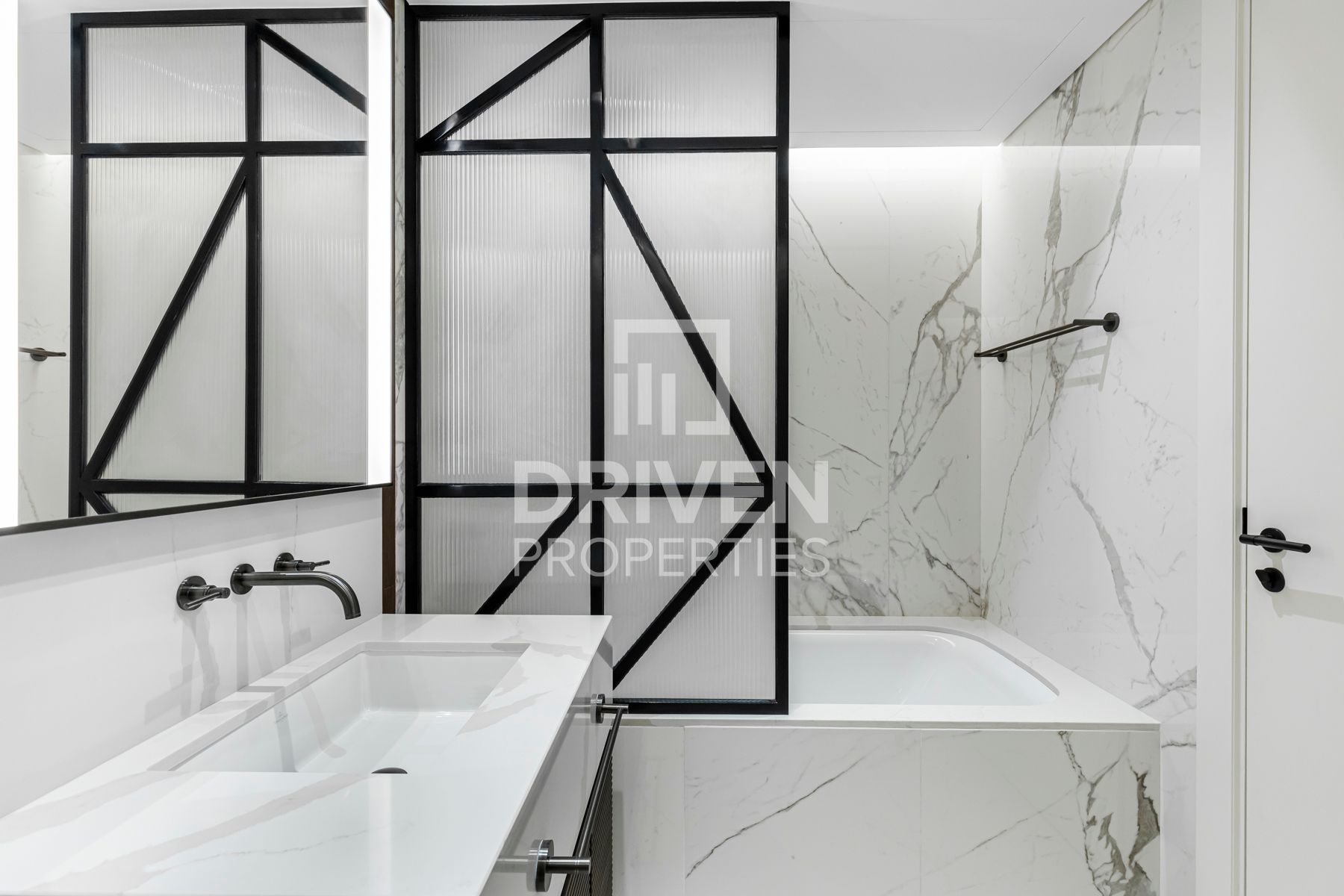 Modern Layout Ready to move-in Sea View