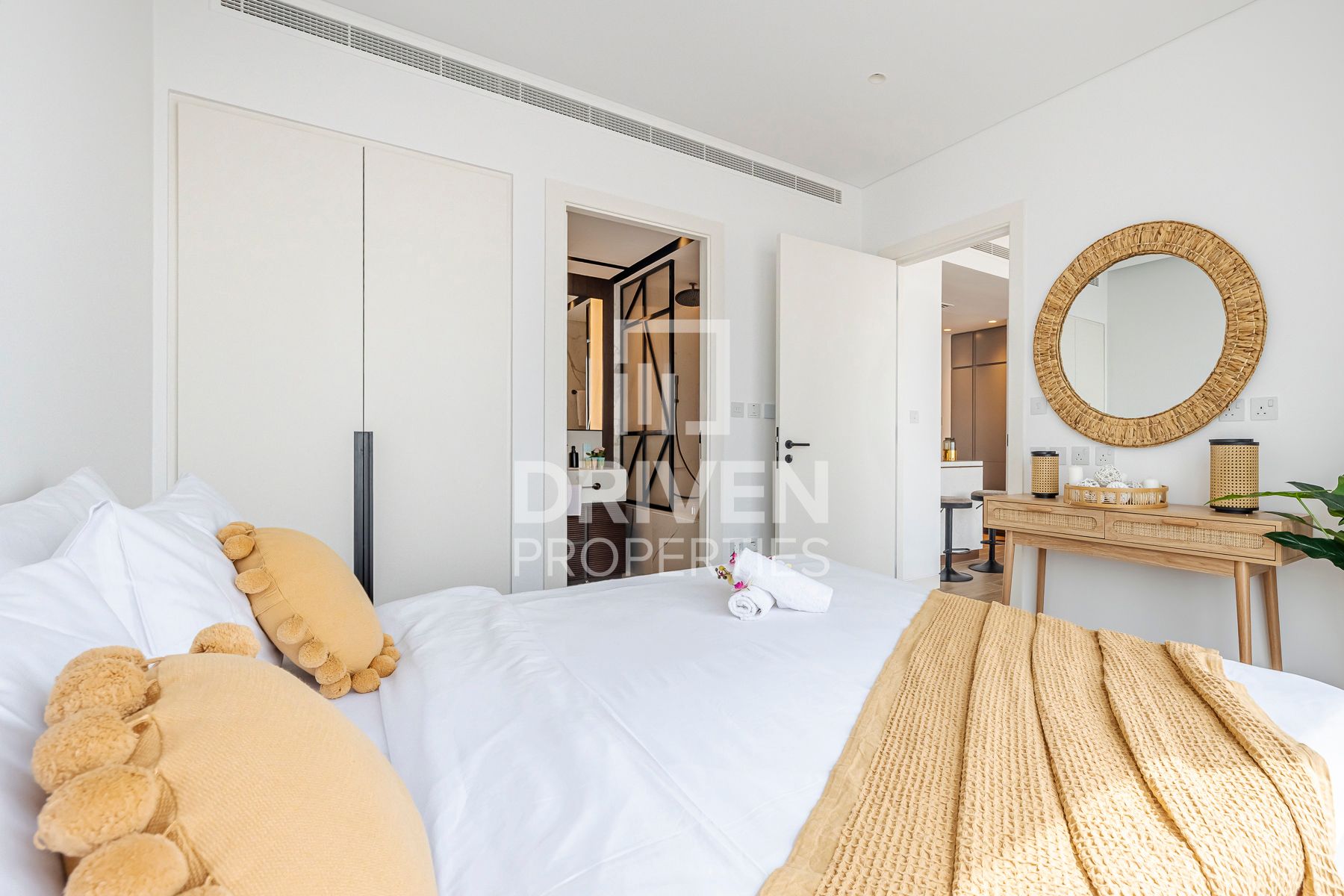 Spacious Unit Luxury layout Investors Deal