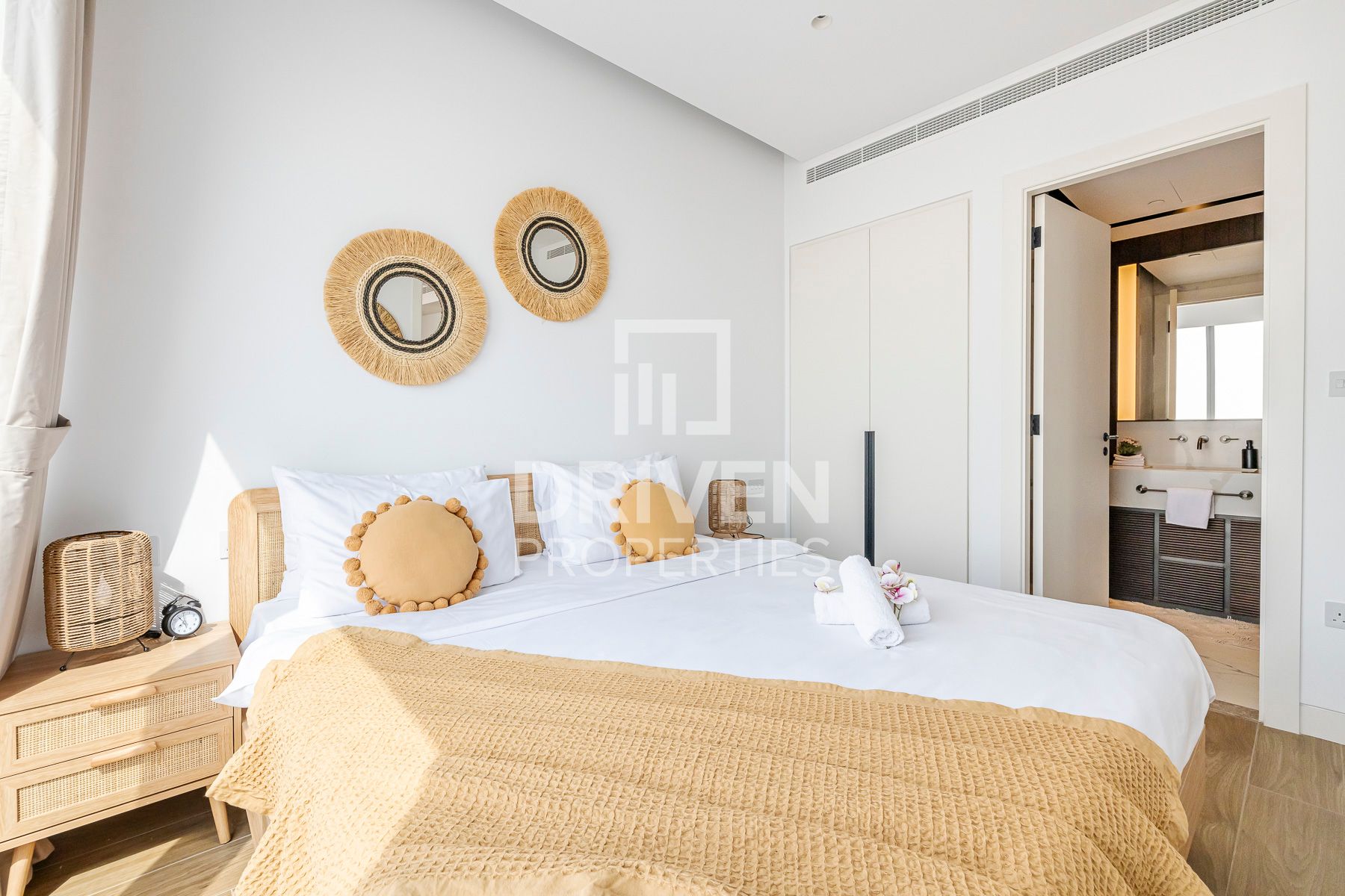 Spacious Unit Luxury layout Investors Deal