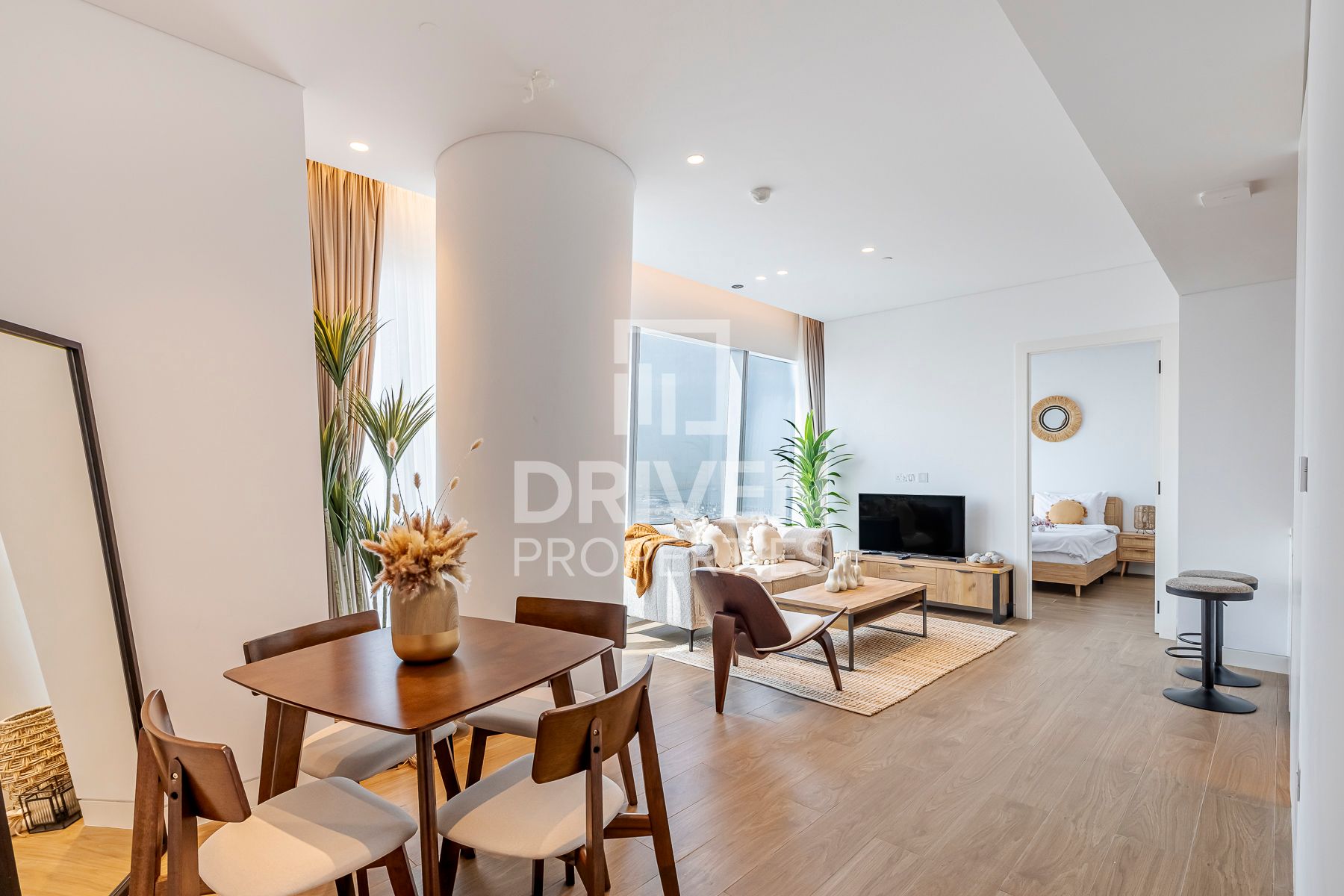 Spacious Unit Luxury layout Investors Deal