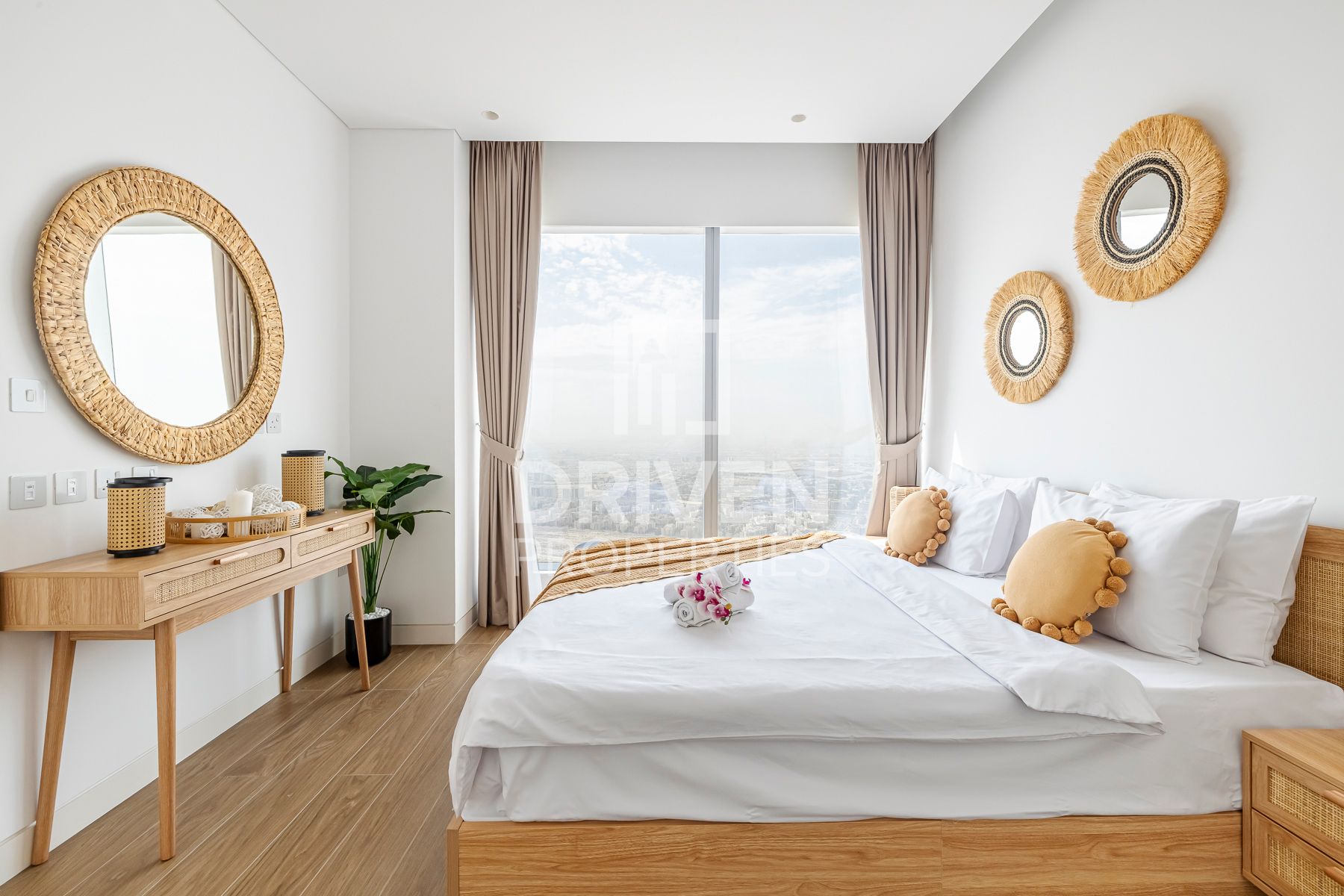 Spacious Unit Luxury layout Investors Deal