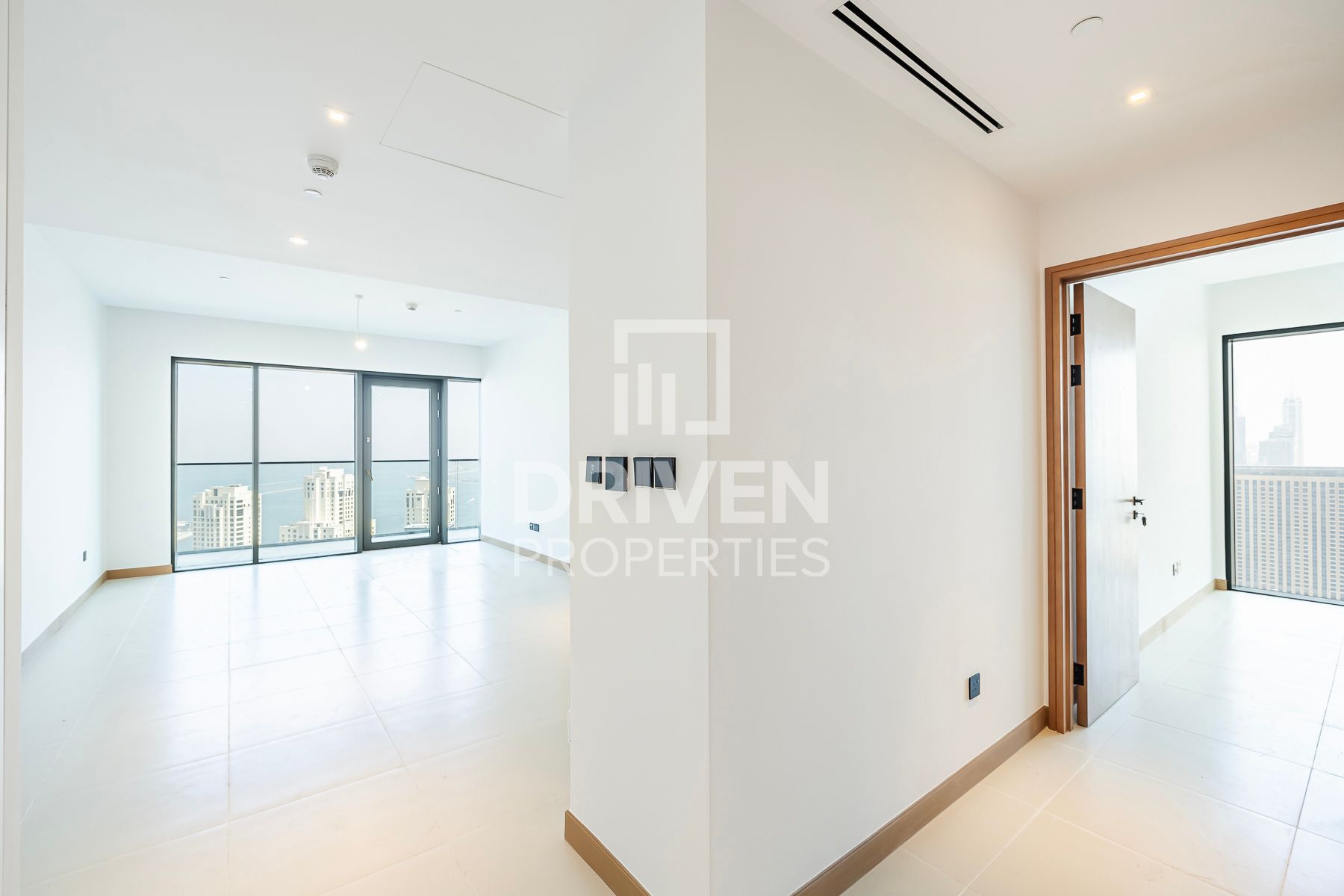 Modern Unit Sea Vew High Floor Vacant