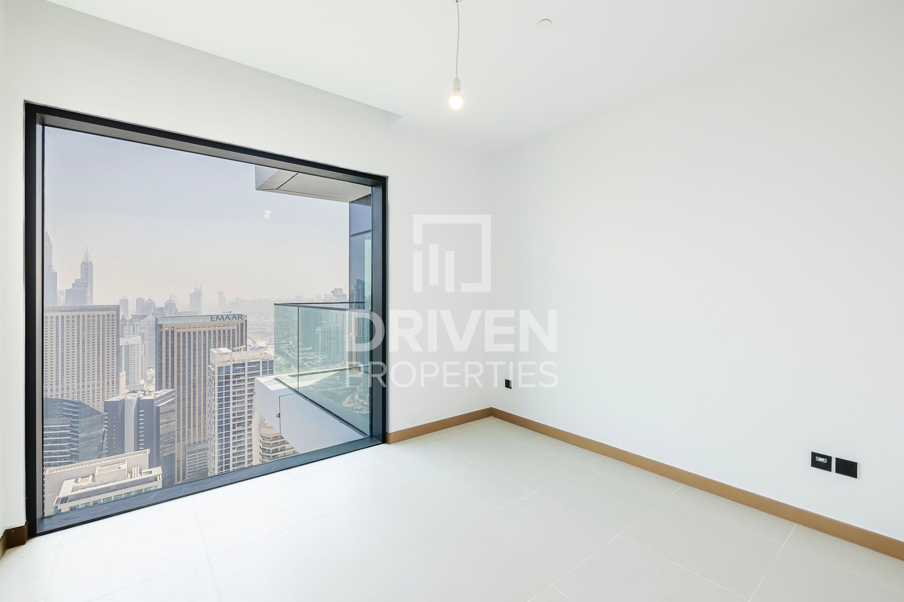 Modern Unit Sea Vew High Floor Vacant
