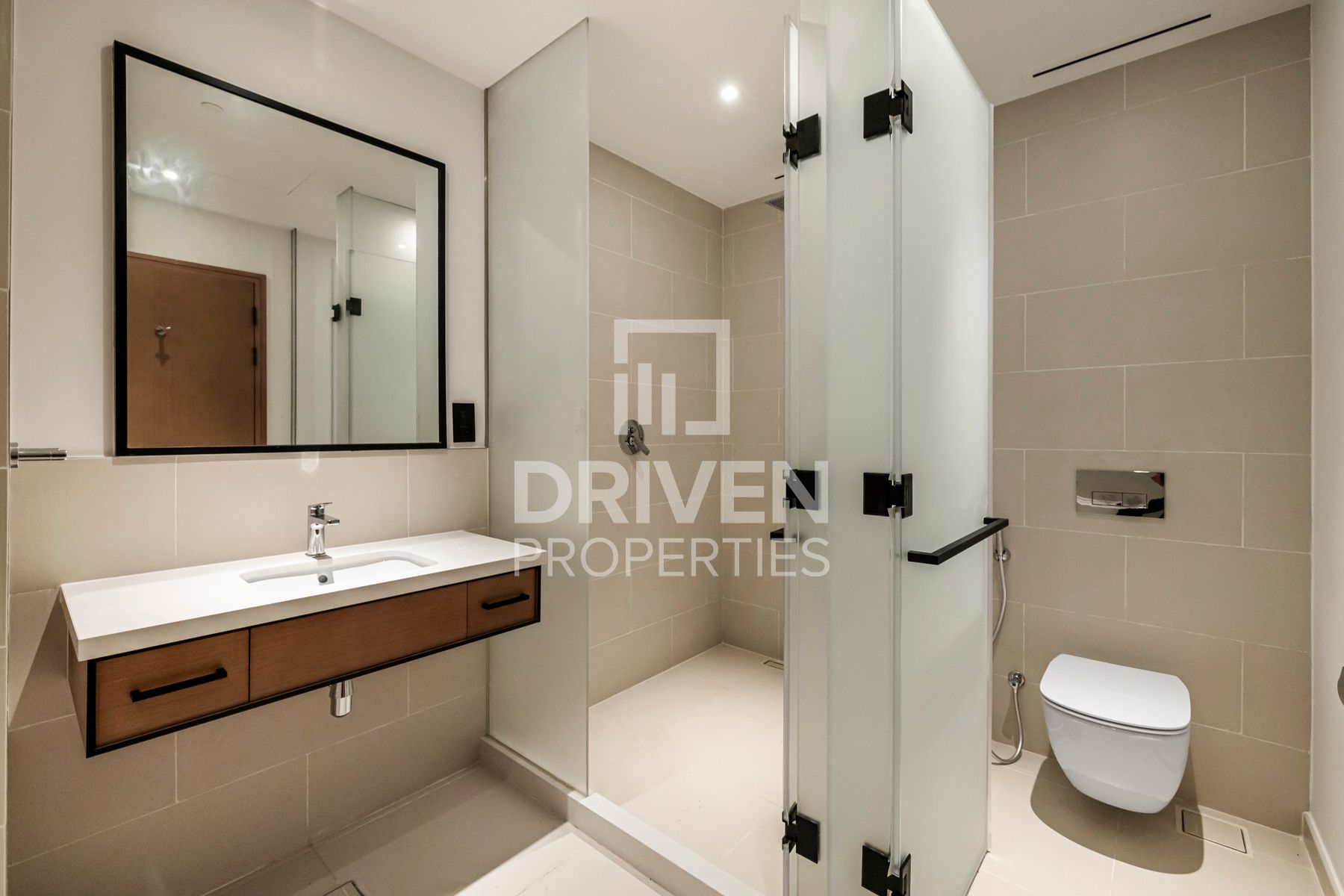 Modern and Well Maintained Ready to Move In