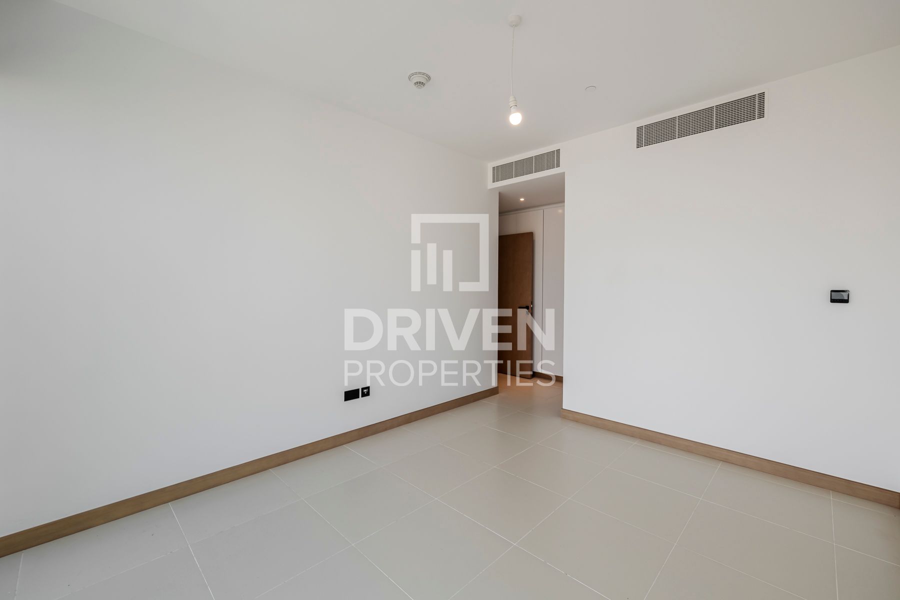 Modern and Well Maintained Ready to Move In