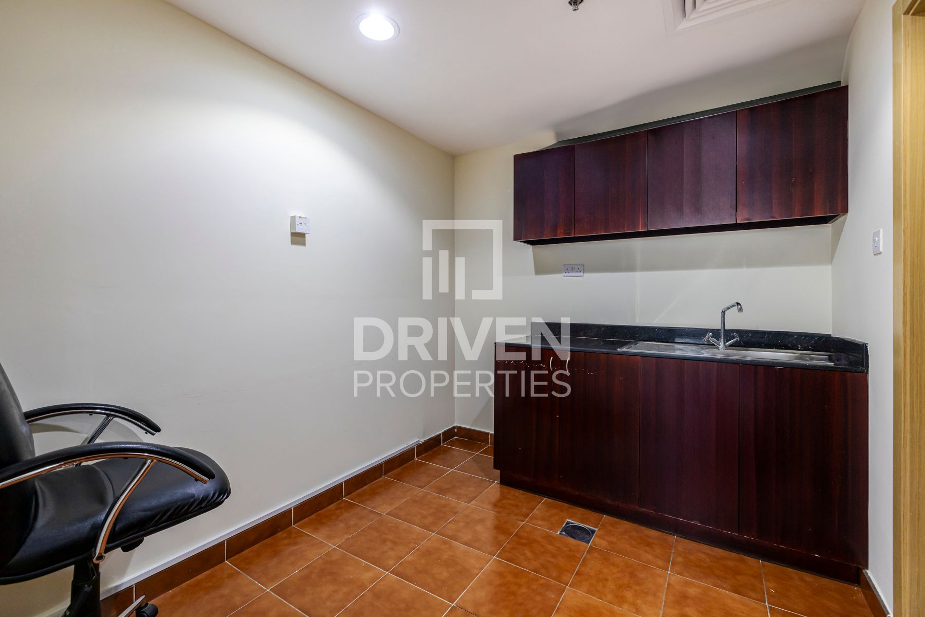 Spacious Bright Fitted Office Community View