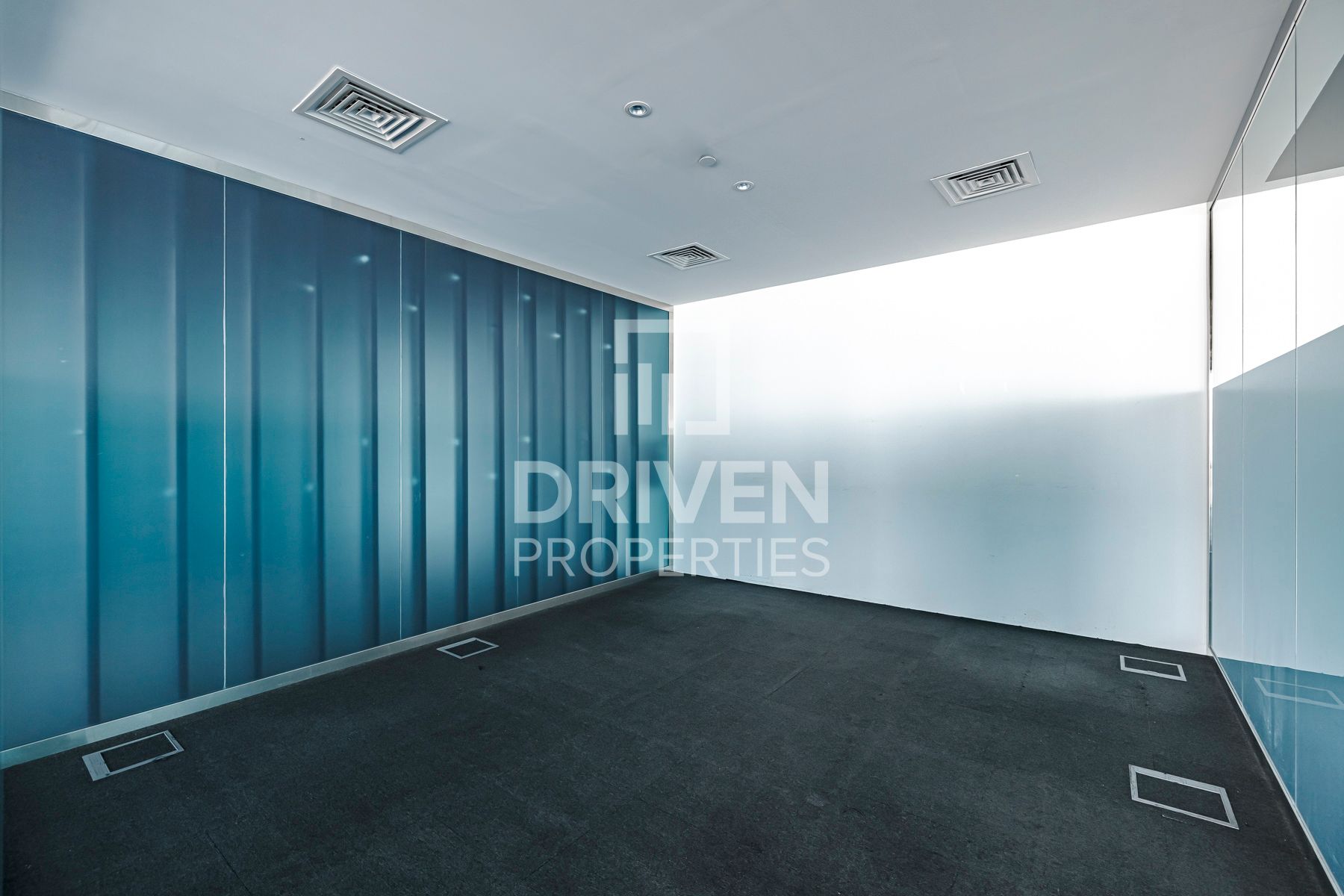 Fully Fitted Office High Floor with Canal View