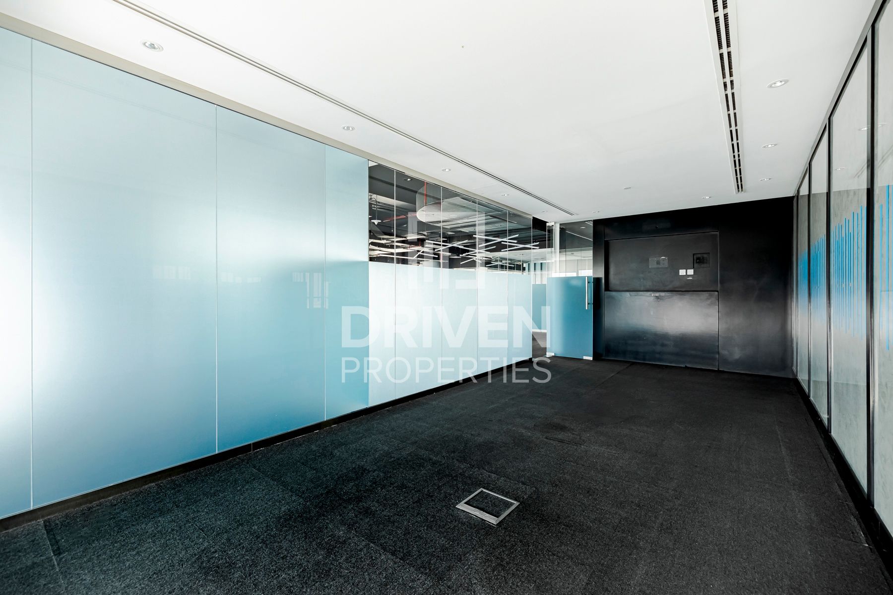 Fully Fitted Office High Floor with Canal View