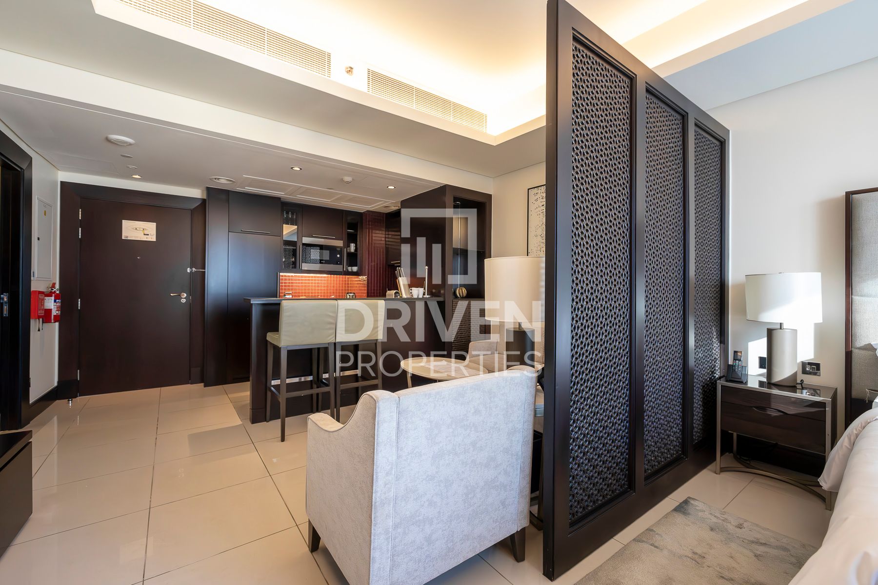 Fully Furnished High Floor Serviced Unit