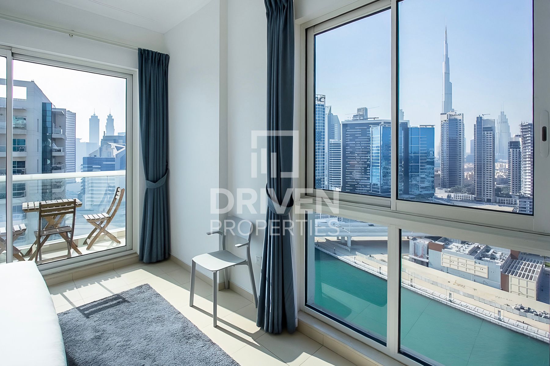 Panoramic Canal View Furnished High Floor