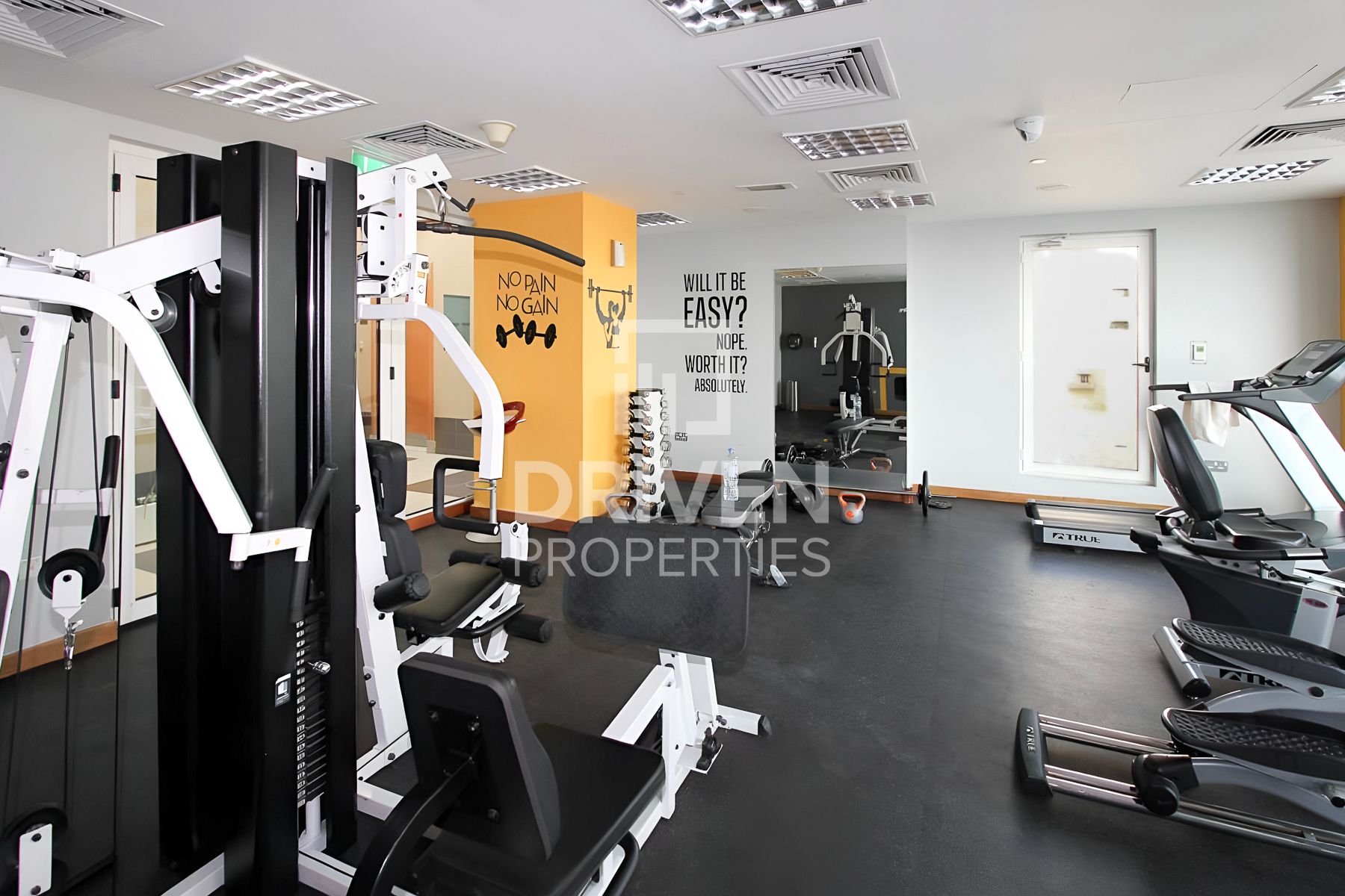 Panoramic Canal View Furnished High Floor