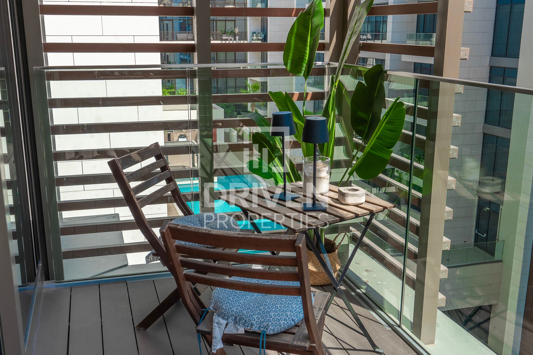 Bright Unit Spacious Balcony Boulevard View