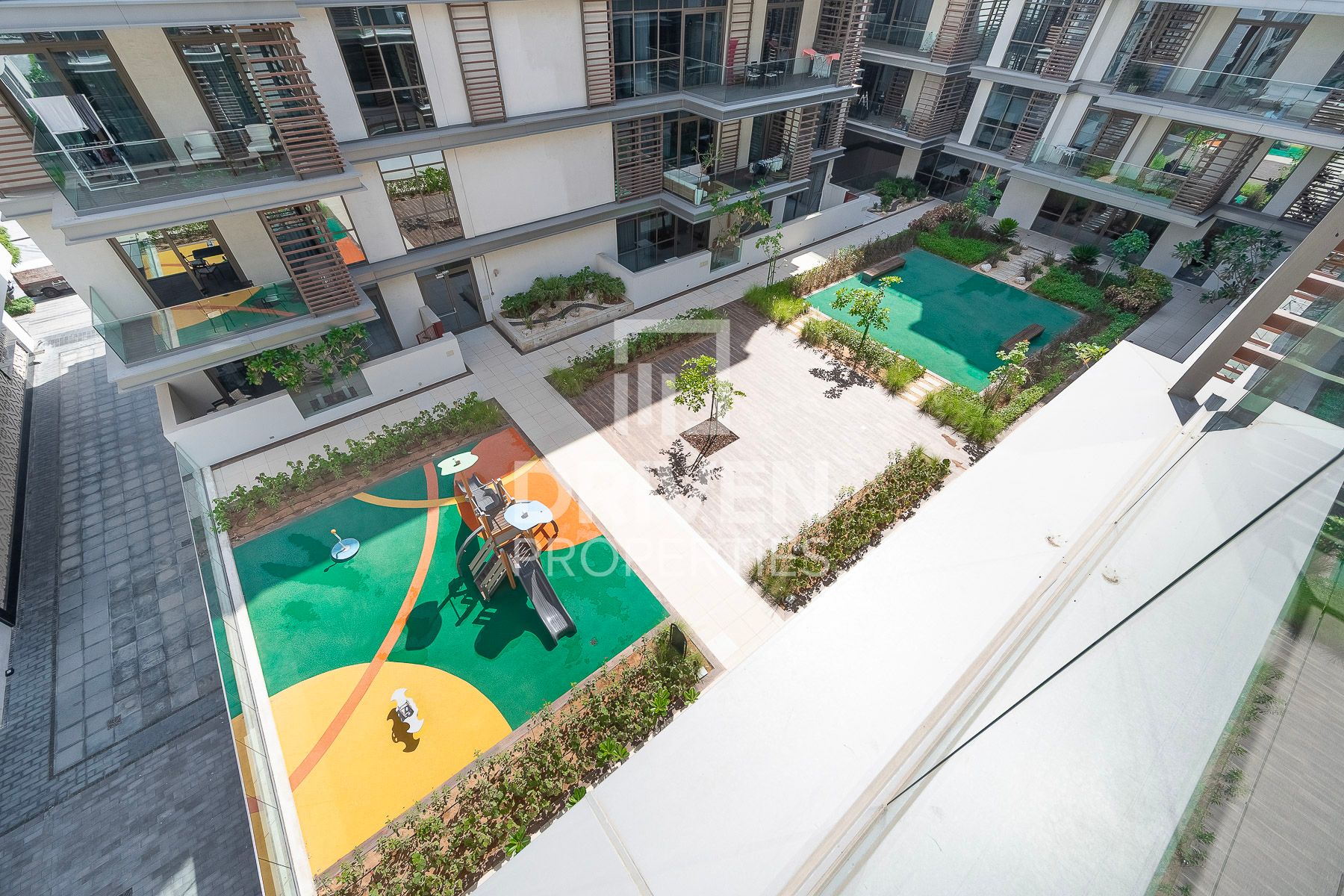 Bright Unit Spacious Balcony Boulevard View