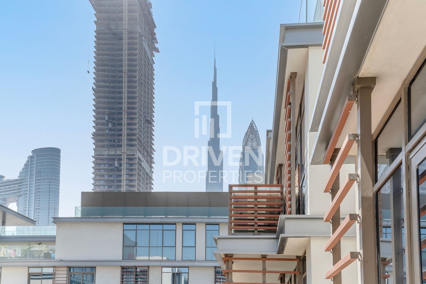 Bright Unit Spacious Balcony Boulevard View