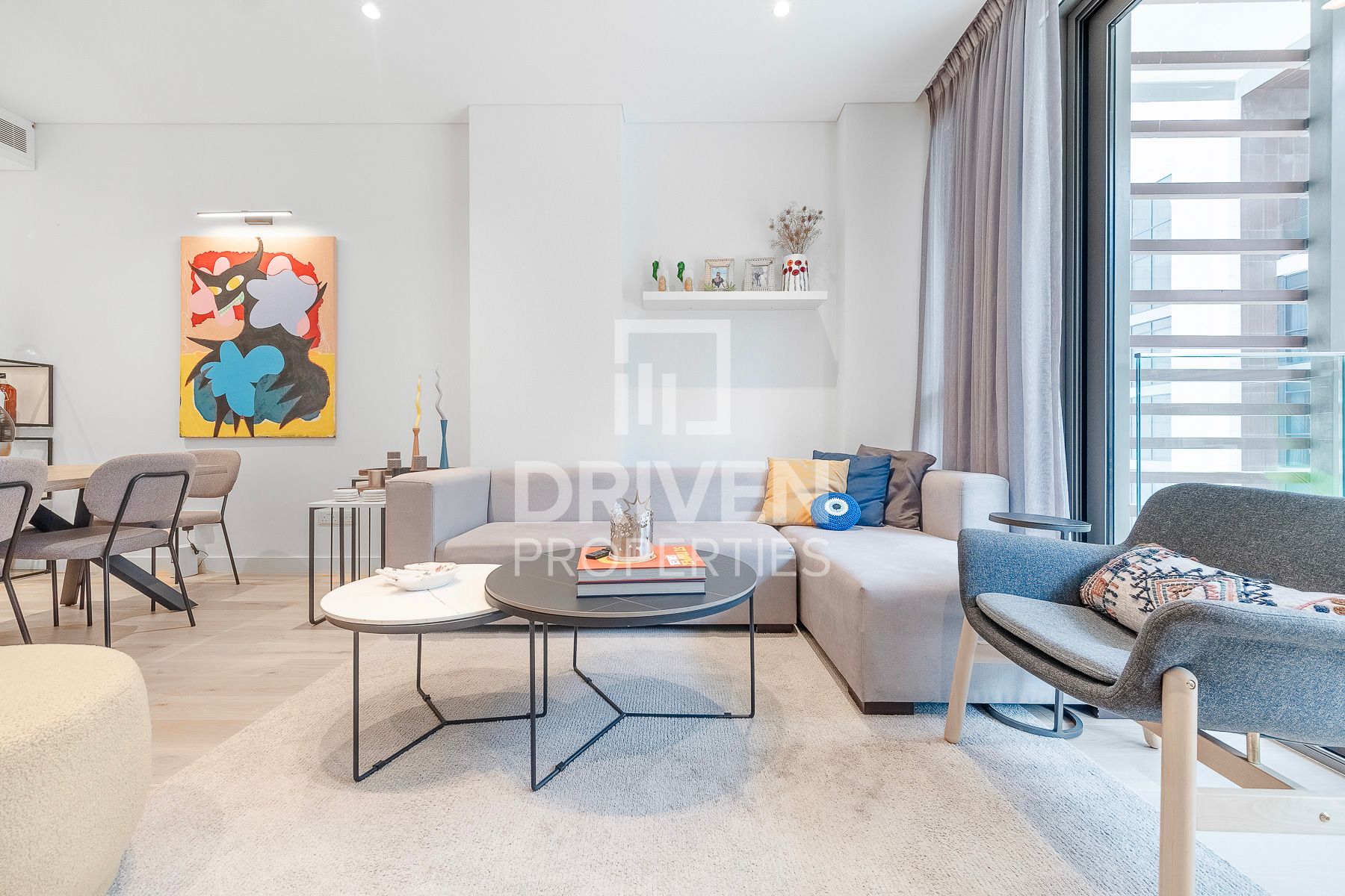 Bright Unit Spacious Balcony Boulevard View