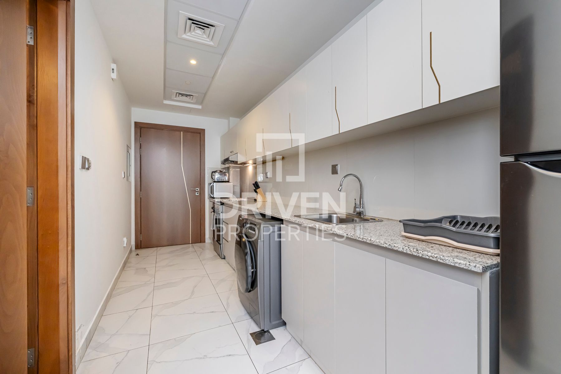 Huge Layout Canal View Furnished Apartment