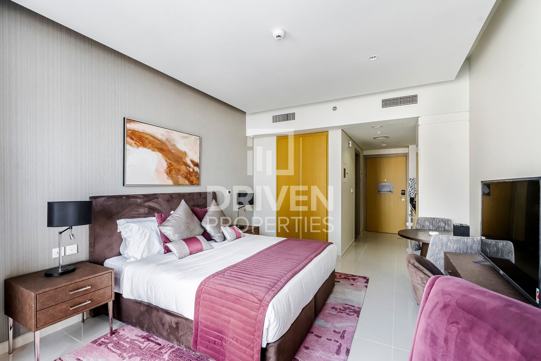 Stylish Fully Furnished Studio Vibrant Location