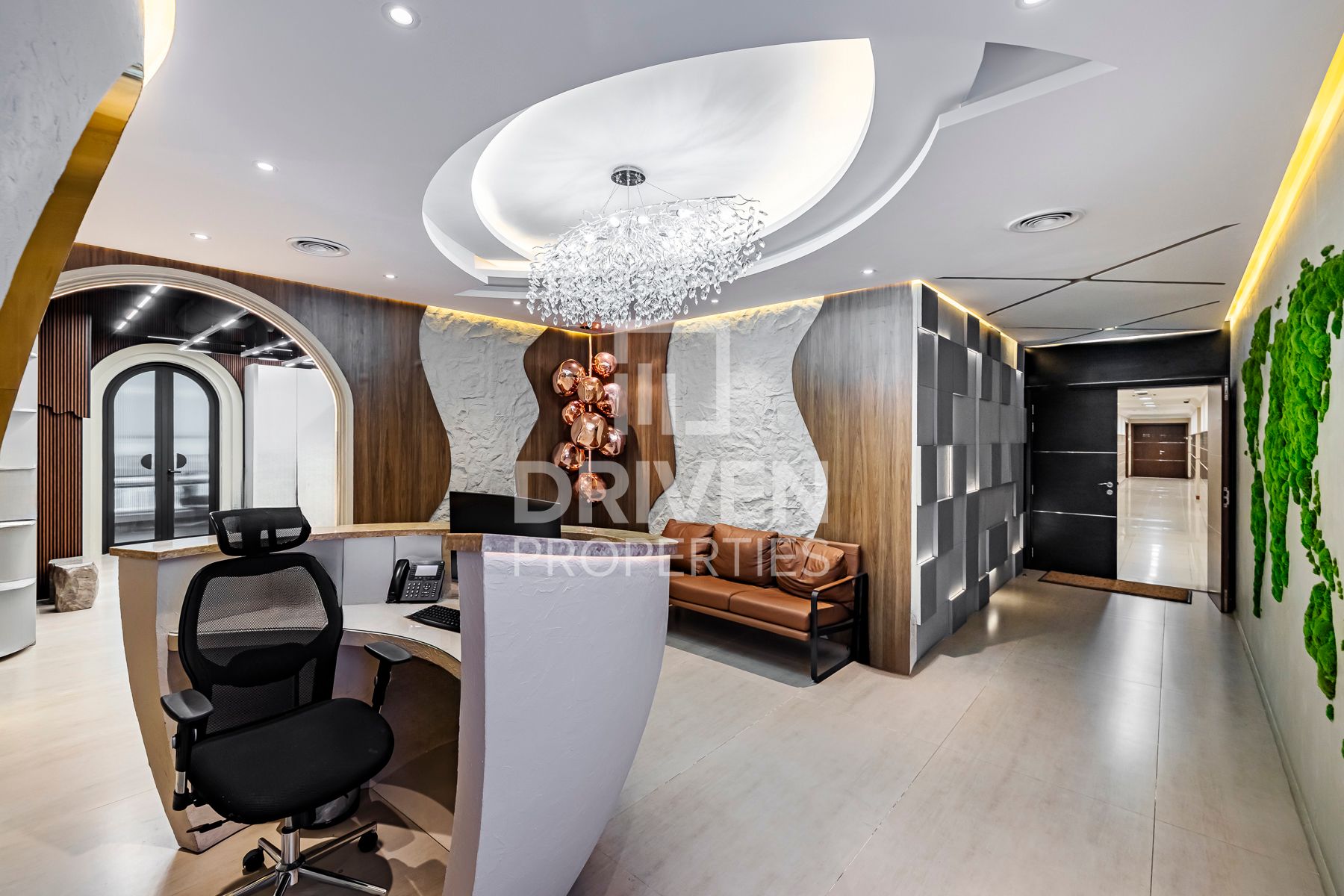 Luxurious and Fitted Canal View High Floor