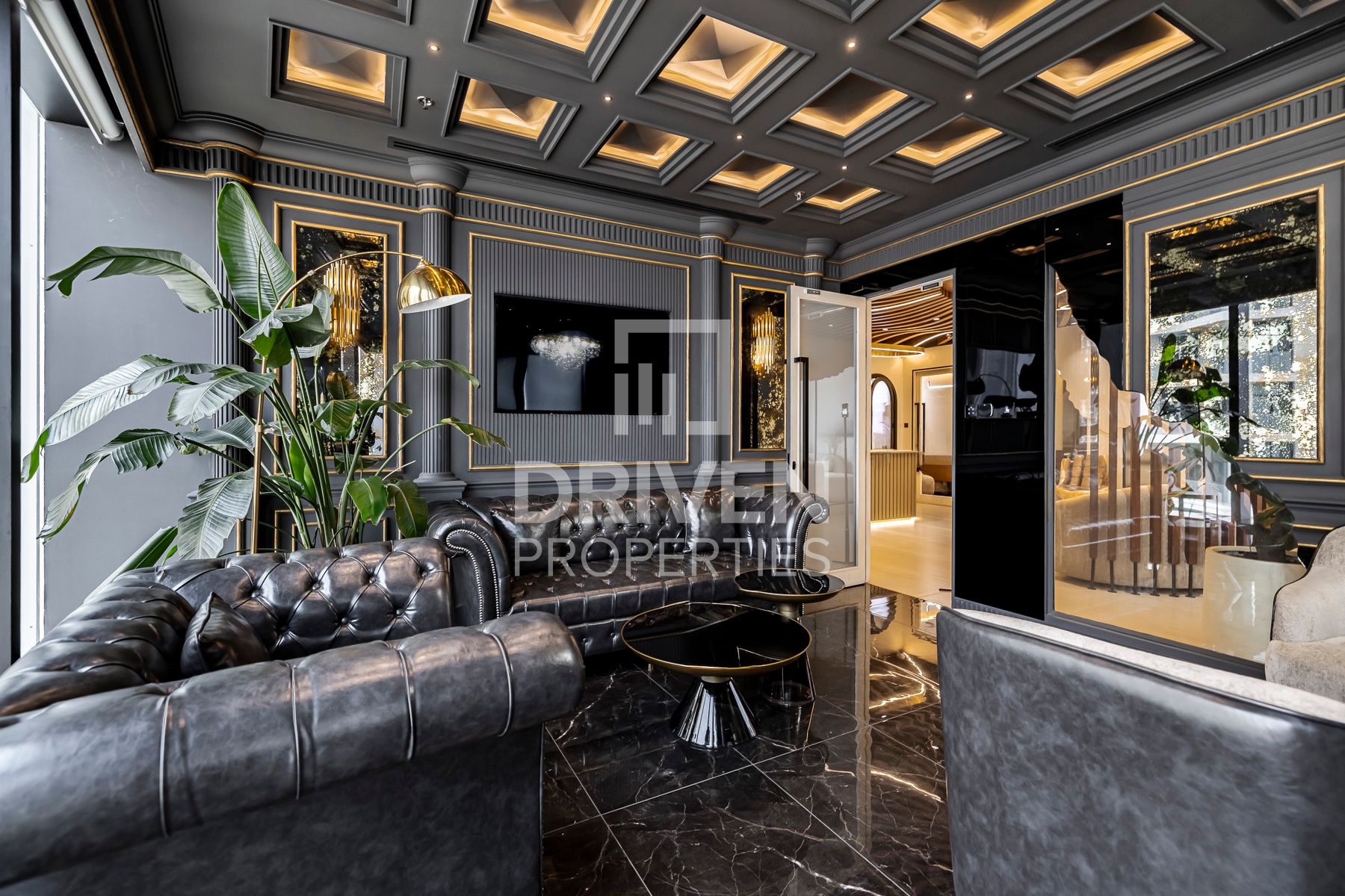 Luxurious and Fitted Canal View High Floor