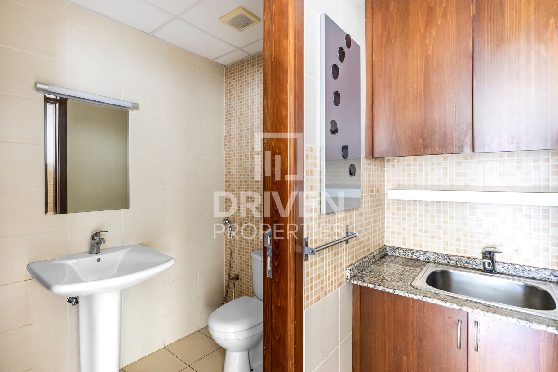 Vacant Now Private Office Close to Metro