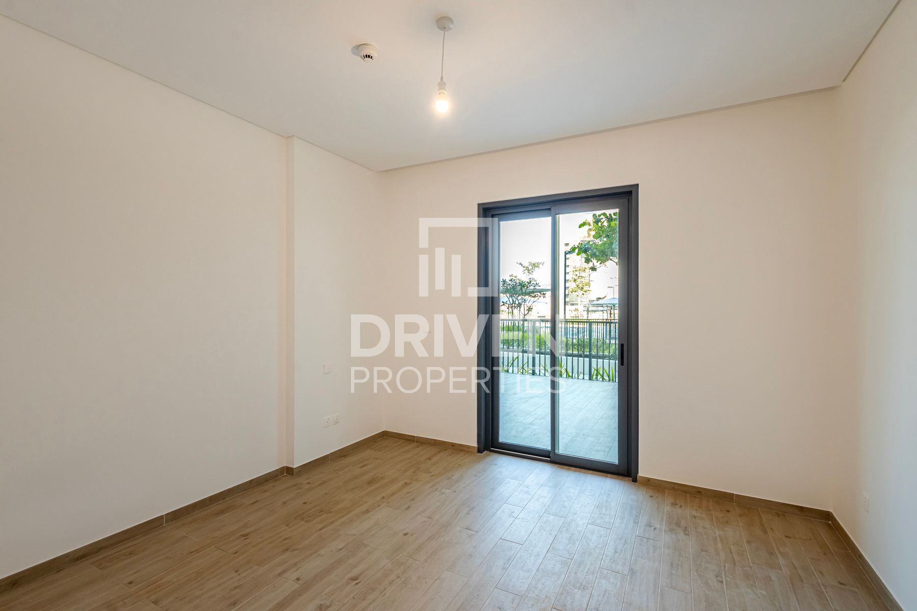 Stunning and Huge Layout Premium Location