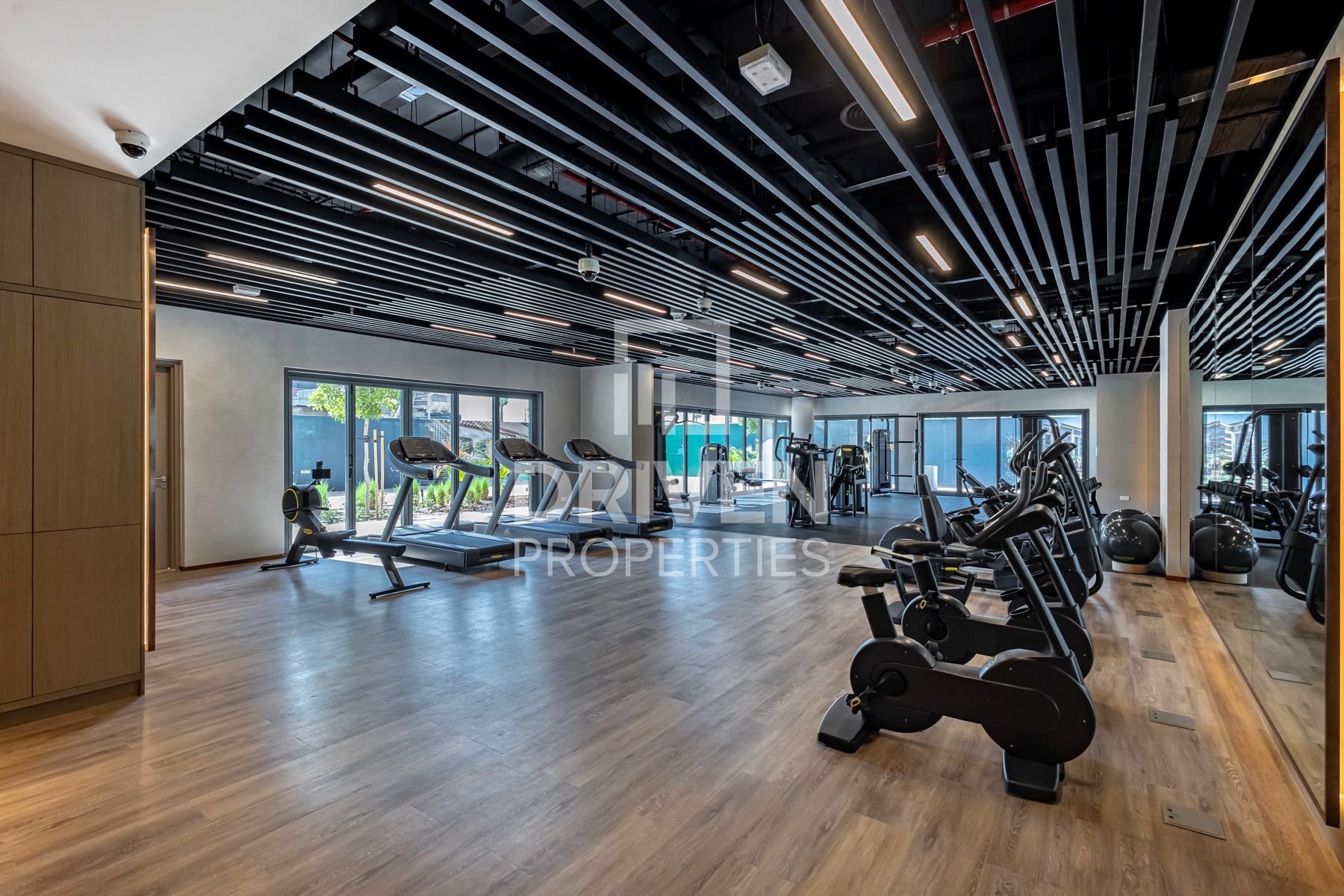 Stunning and Huge Layout Premium Location