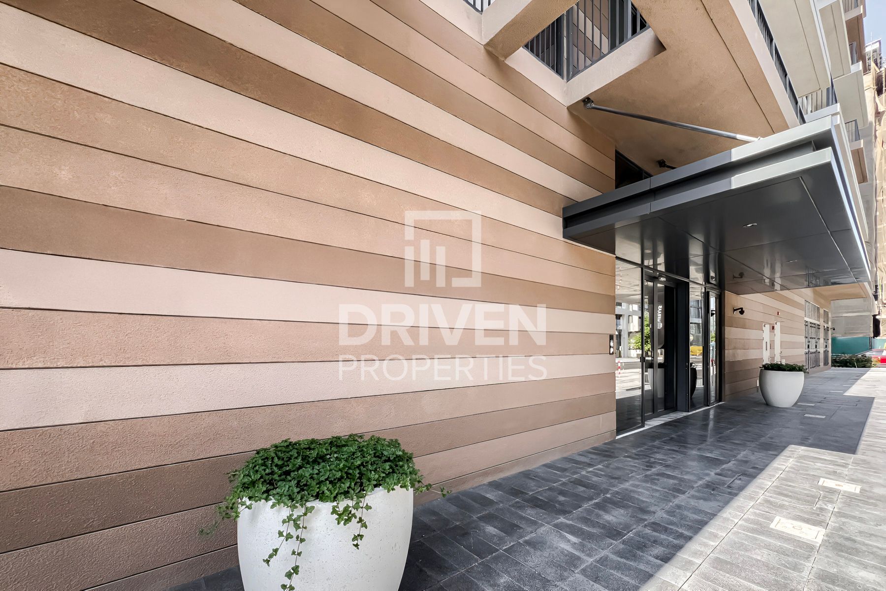 Brand New Premium Unit Ready to Move In