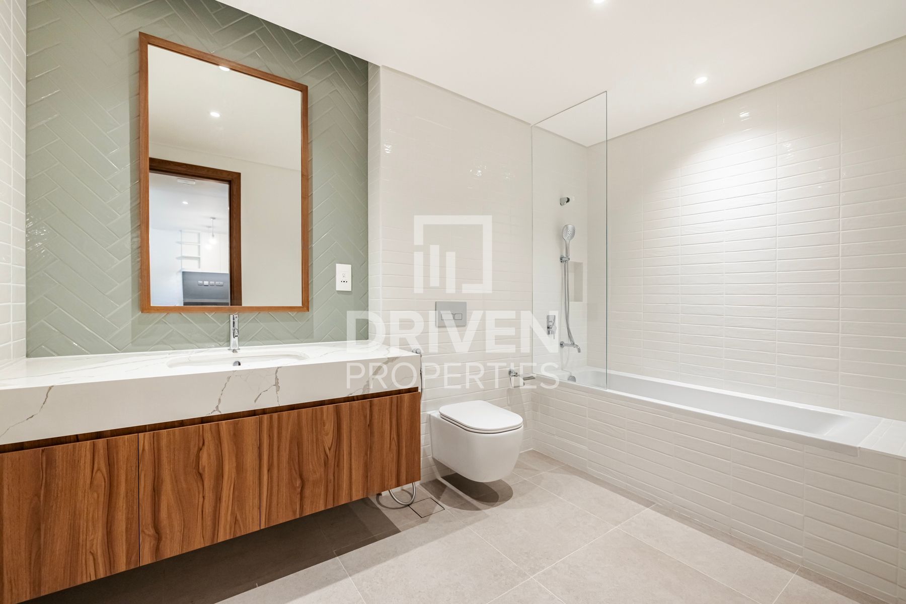 Brand New Premium Unit Ready to Move In