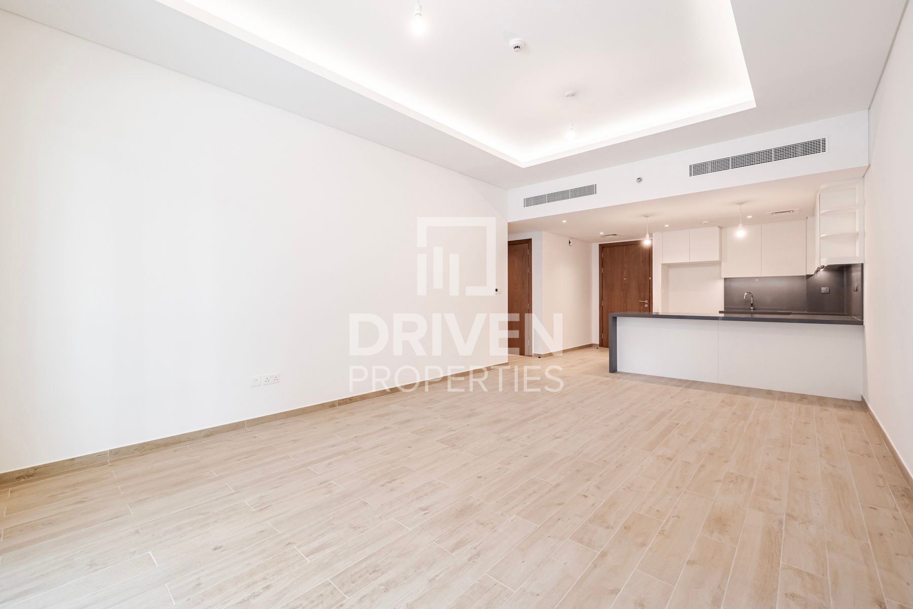 Brand New Premium Unit Ready to Move In